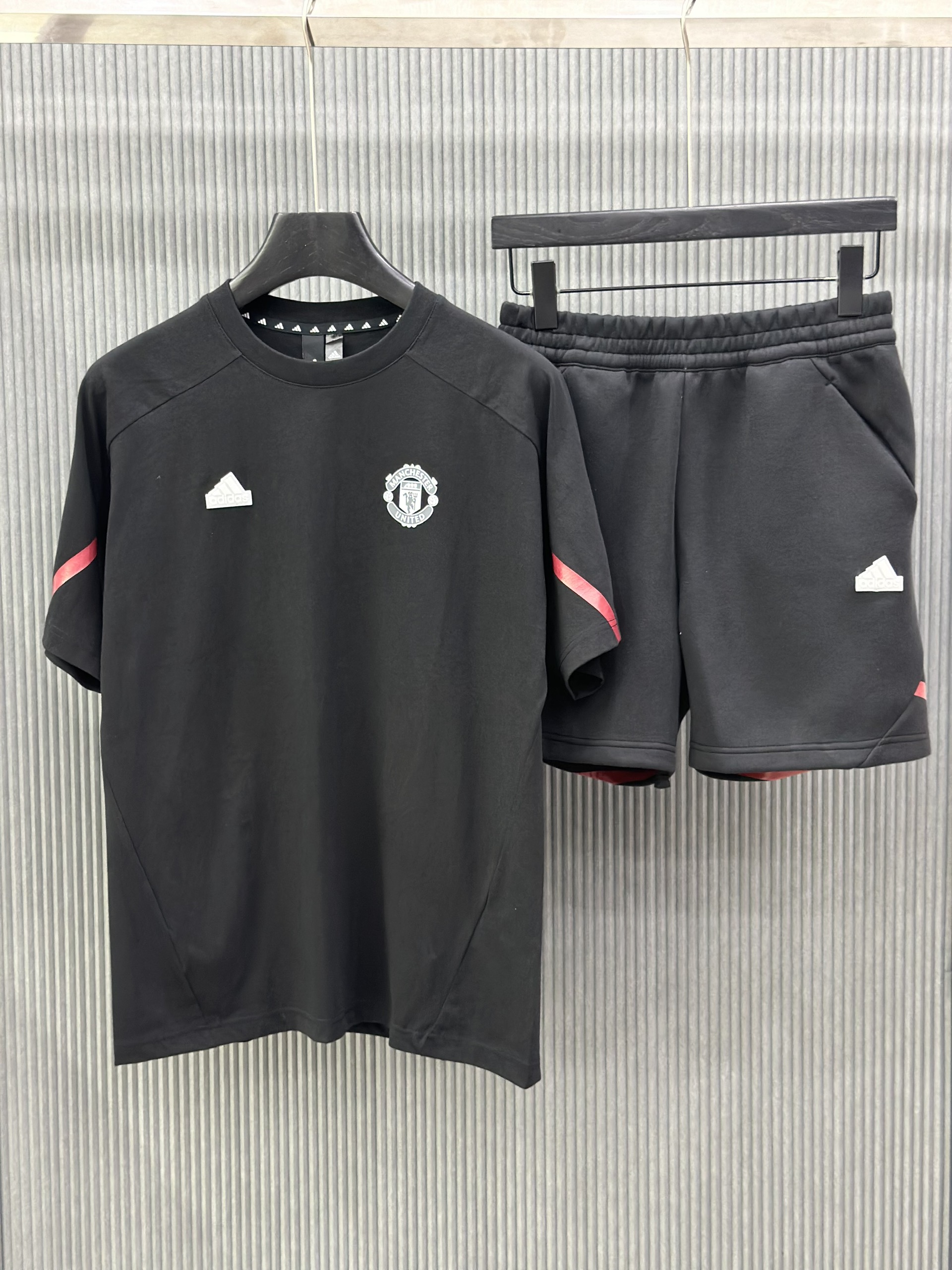 Bộ, Set hè Adidas A Đen kẻ tay Đỏ Like Auth on web VTN