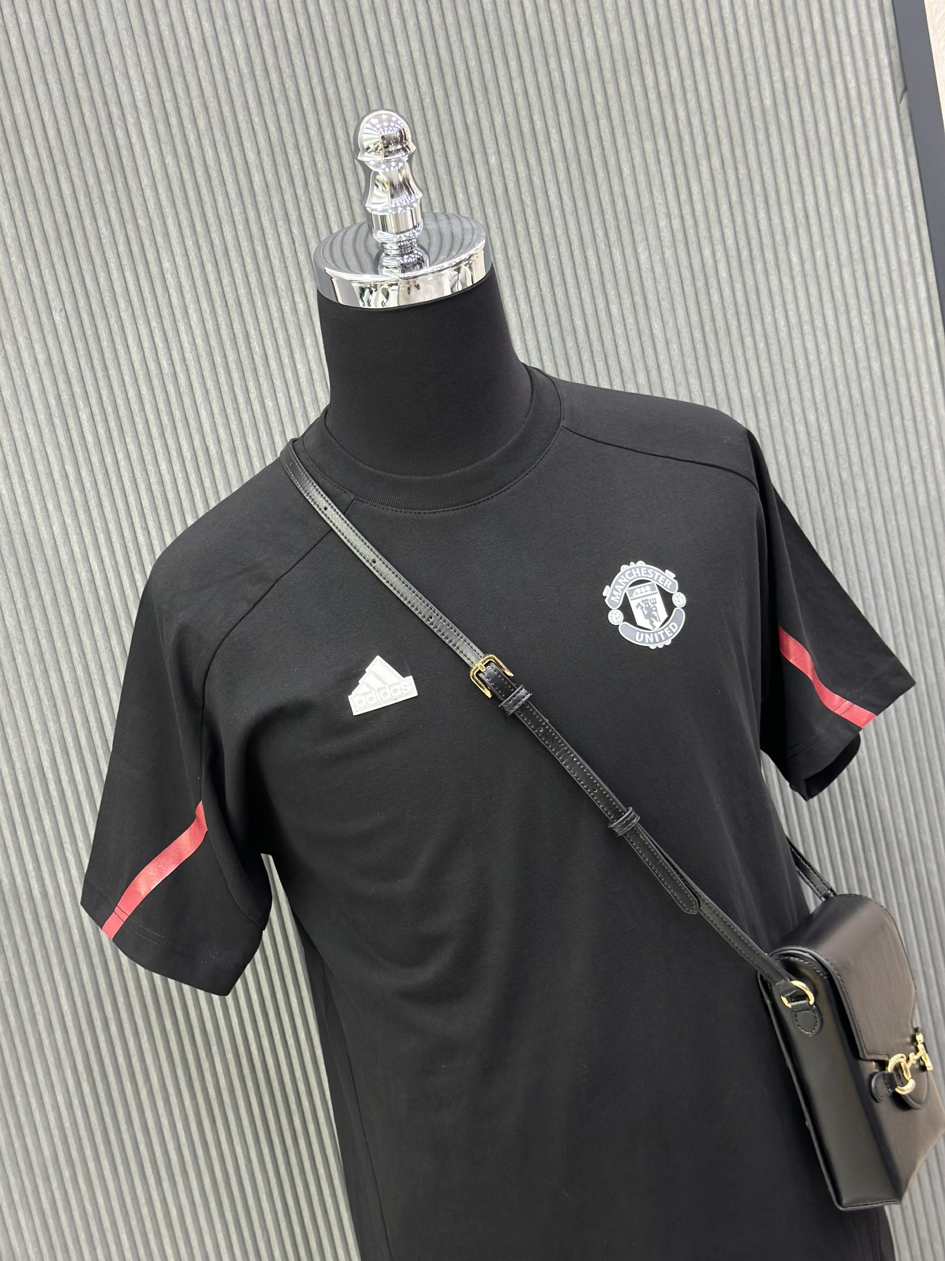 Bộ, Set hè Adidas A Đen kẻ tay Đỏ Like Auth on web VTN