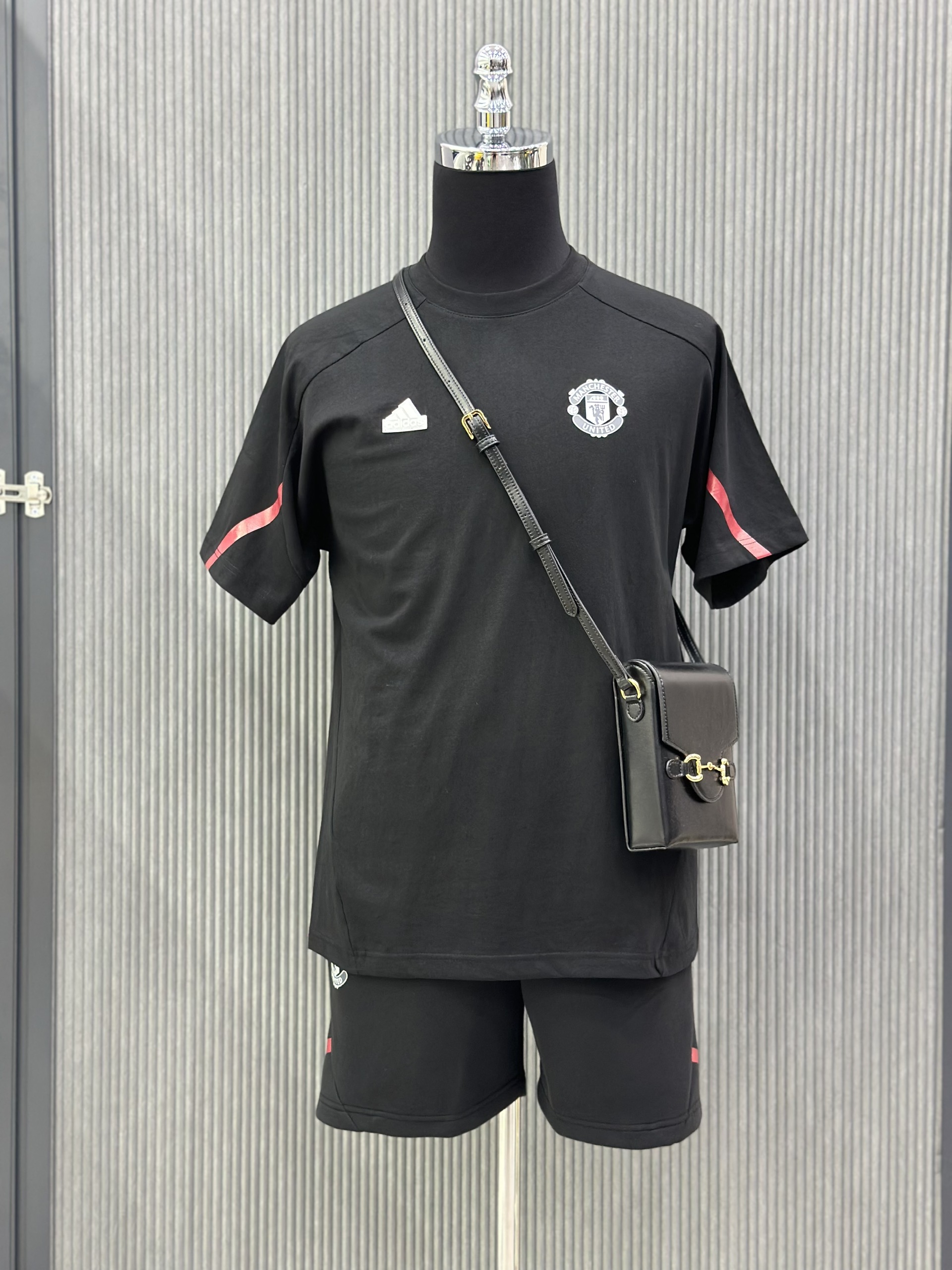 Bộ, Set hè Adidas A Đen kẻ tay Đỏ Like Auth on web VTN