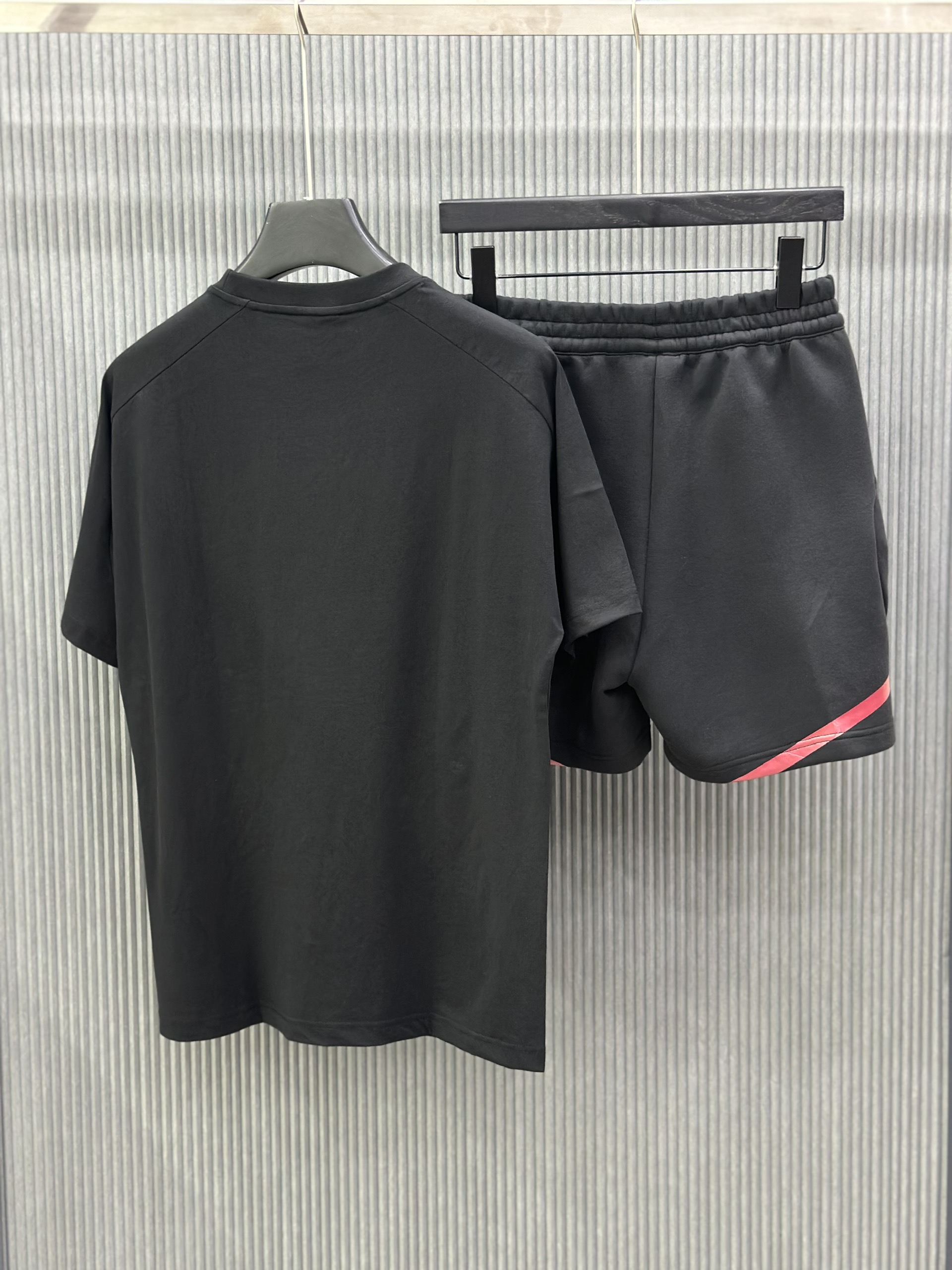 Bộ, Set hè Adidas A Đen kẻ tay Đỏ Like Auth on web VTN