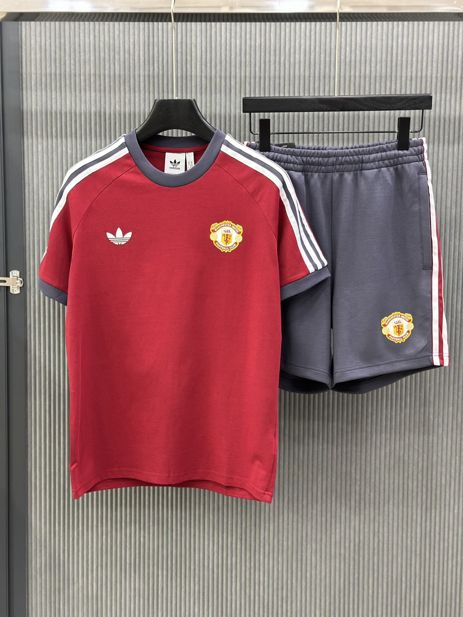 Bộ, Set hè Adidas A Đỏ phối Xám logo chữ kẻ sọc Trắng Like Auth on web VTN