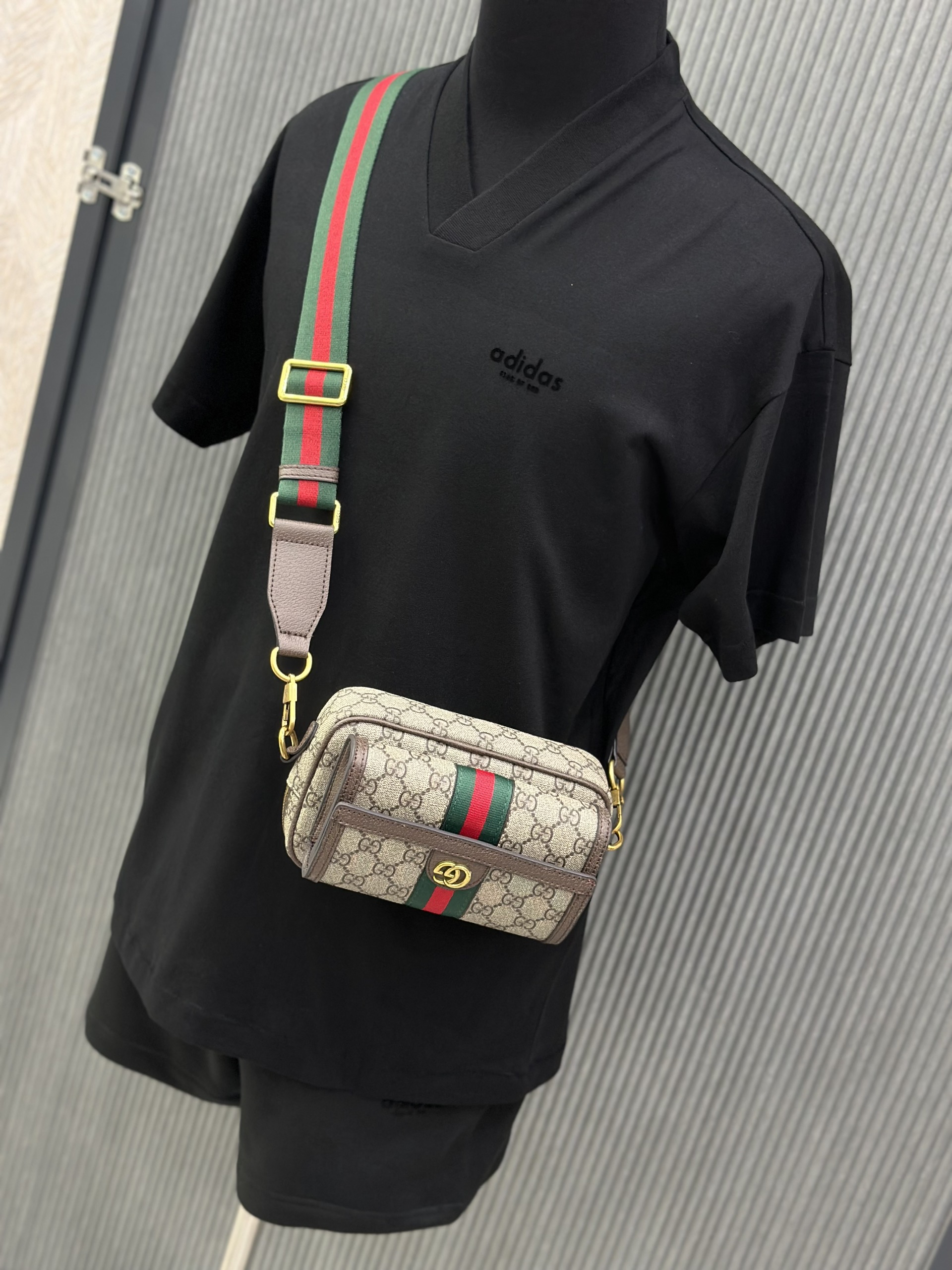Bộ, Set hè cổ V Adidas A Đen logo chữ basic Like Auth on web VTN