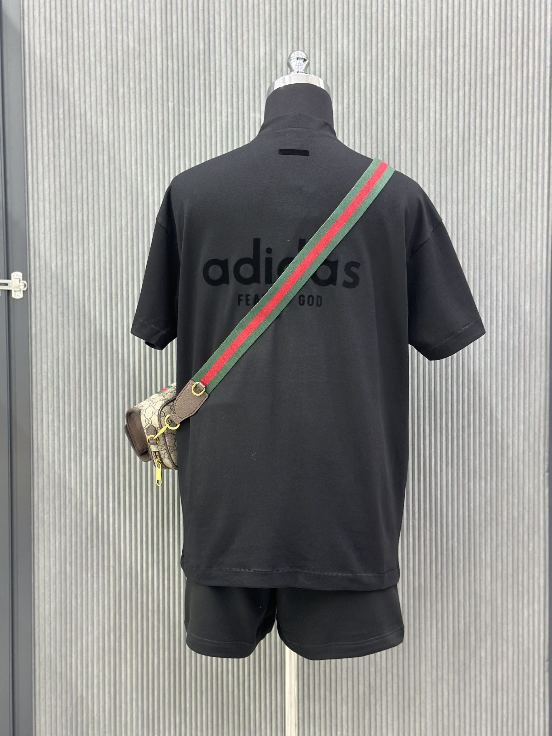 Bộ, Set hè cổ V Adidas A Đen logo chữ basic Like Auth on web VTN