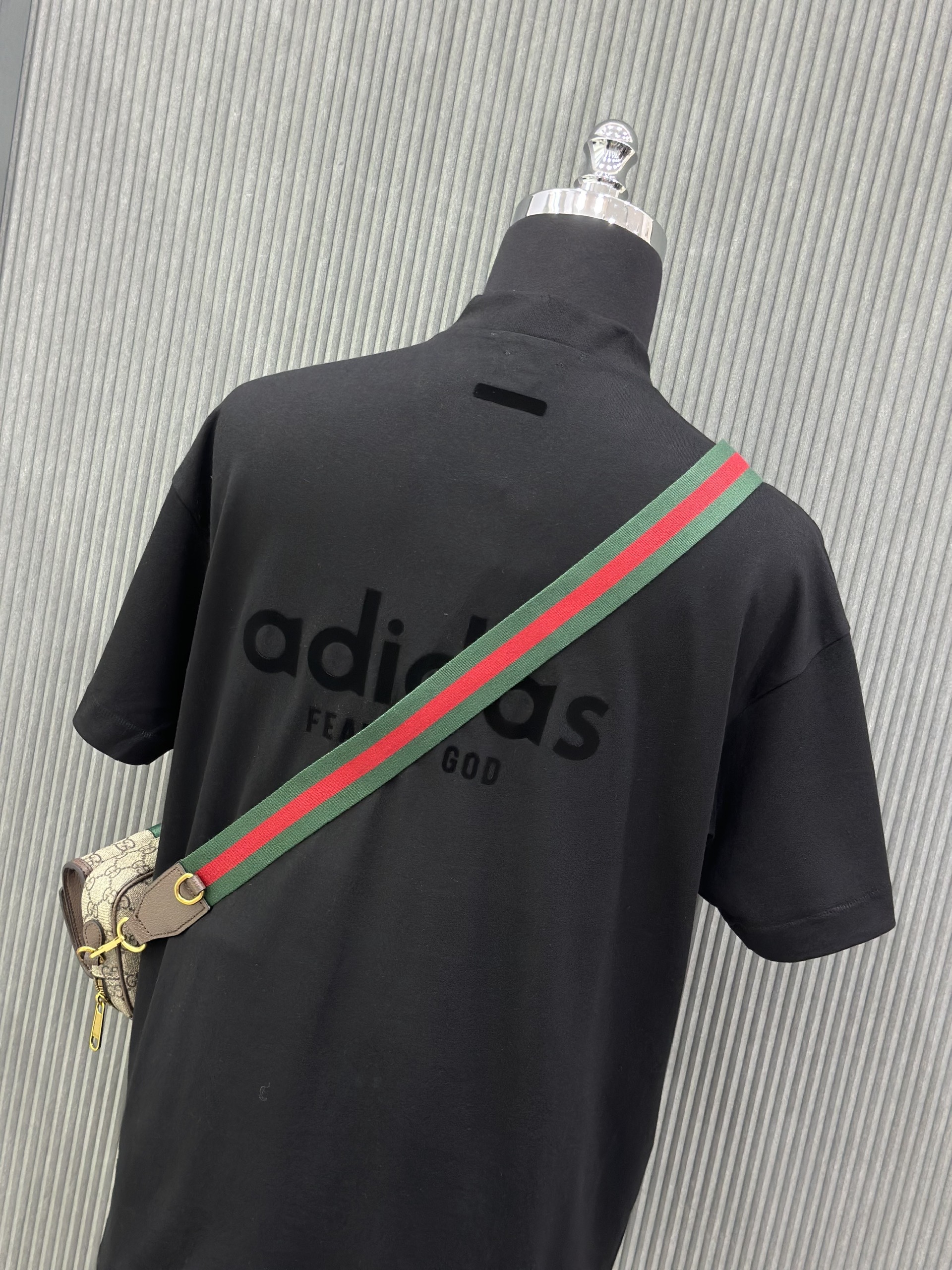 Bộ, Set hè cổ V Adidas A Đen logo chữ basic Like Auth on web VTN