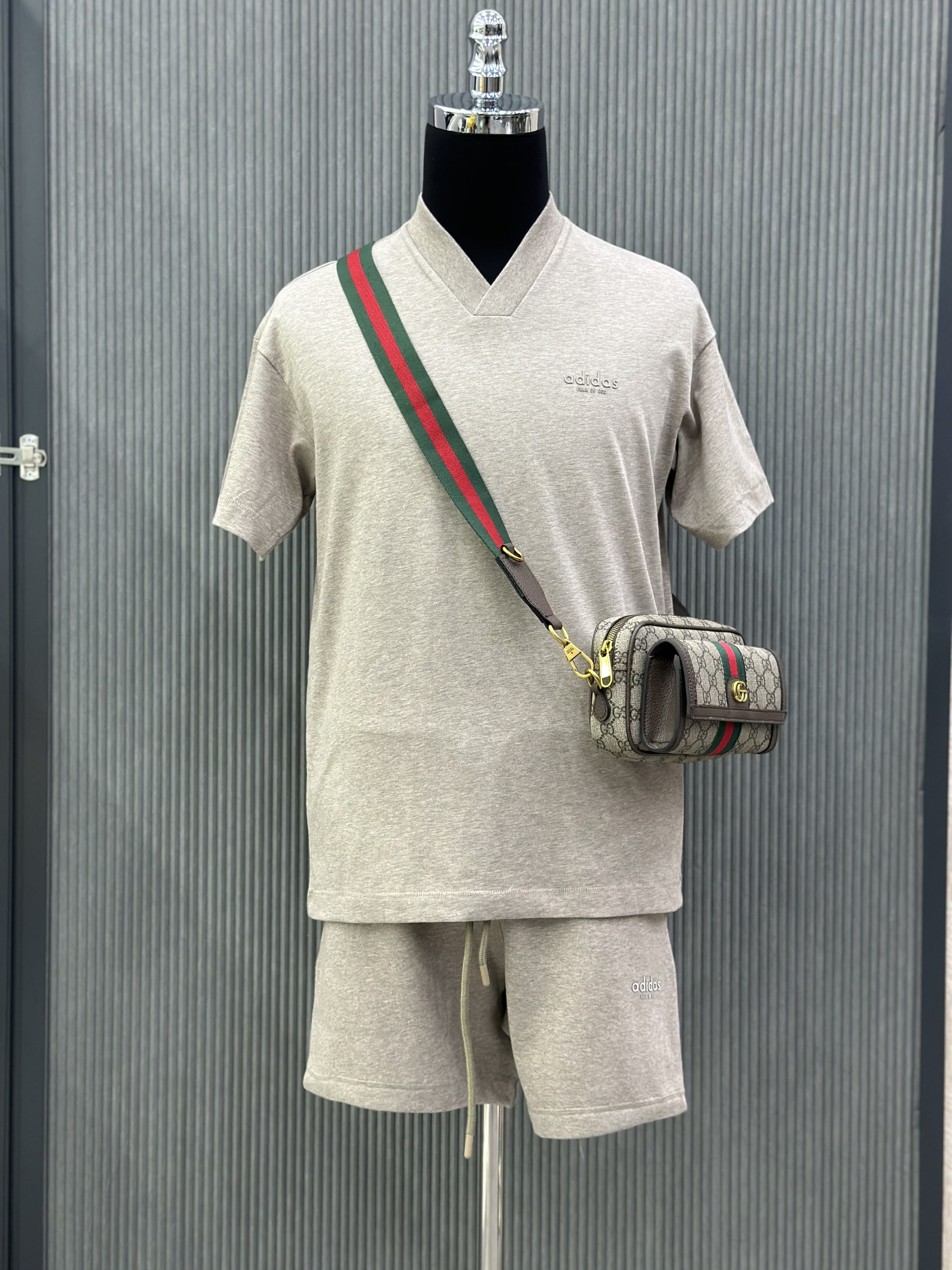 Bộ, Set hè cổ V Adidas A Nâu nhạt logo chữ basic Like Auth on web VTN