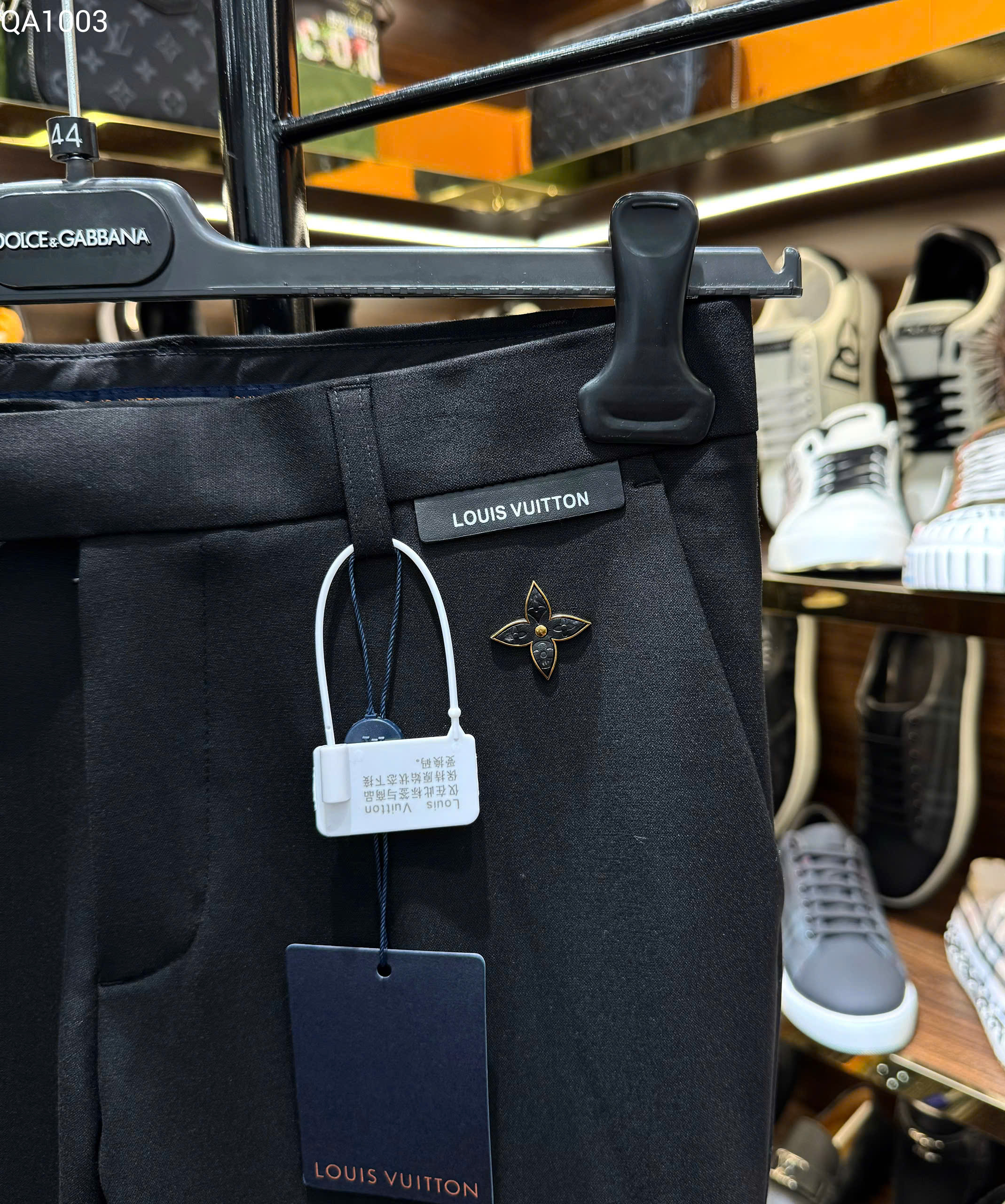 Quần Tây, Âu Louis Vuitton LV Đen logo hoa kim loại Like Auth on web MK