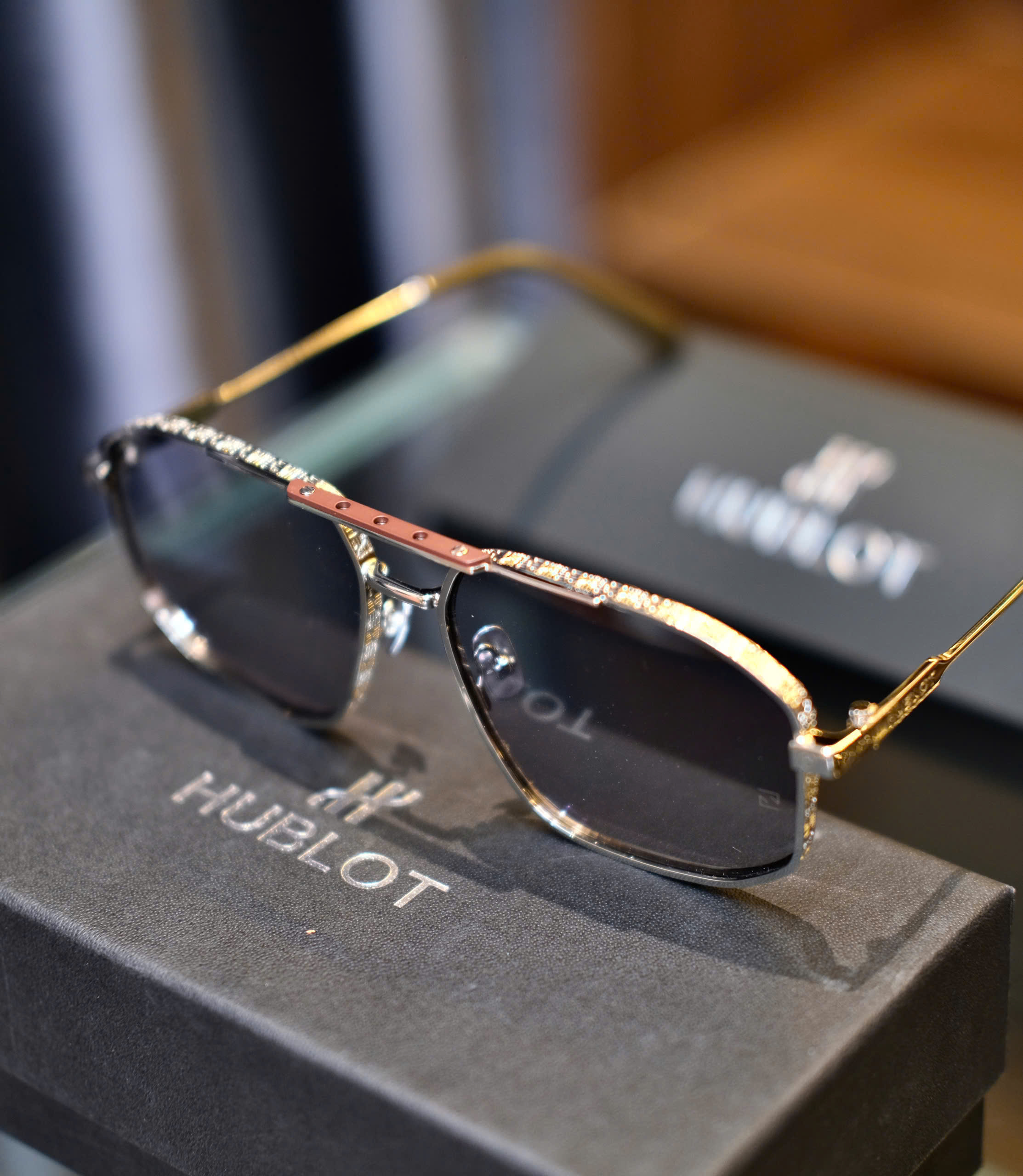 Kính mắt thời trang Hublot Đen gọng kim loại Like Auth on web fullbox DDT