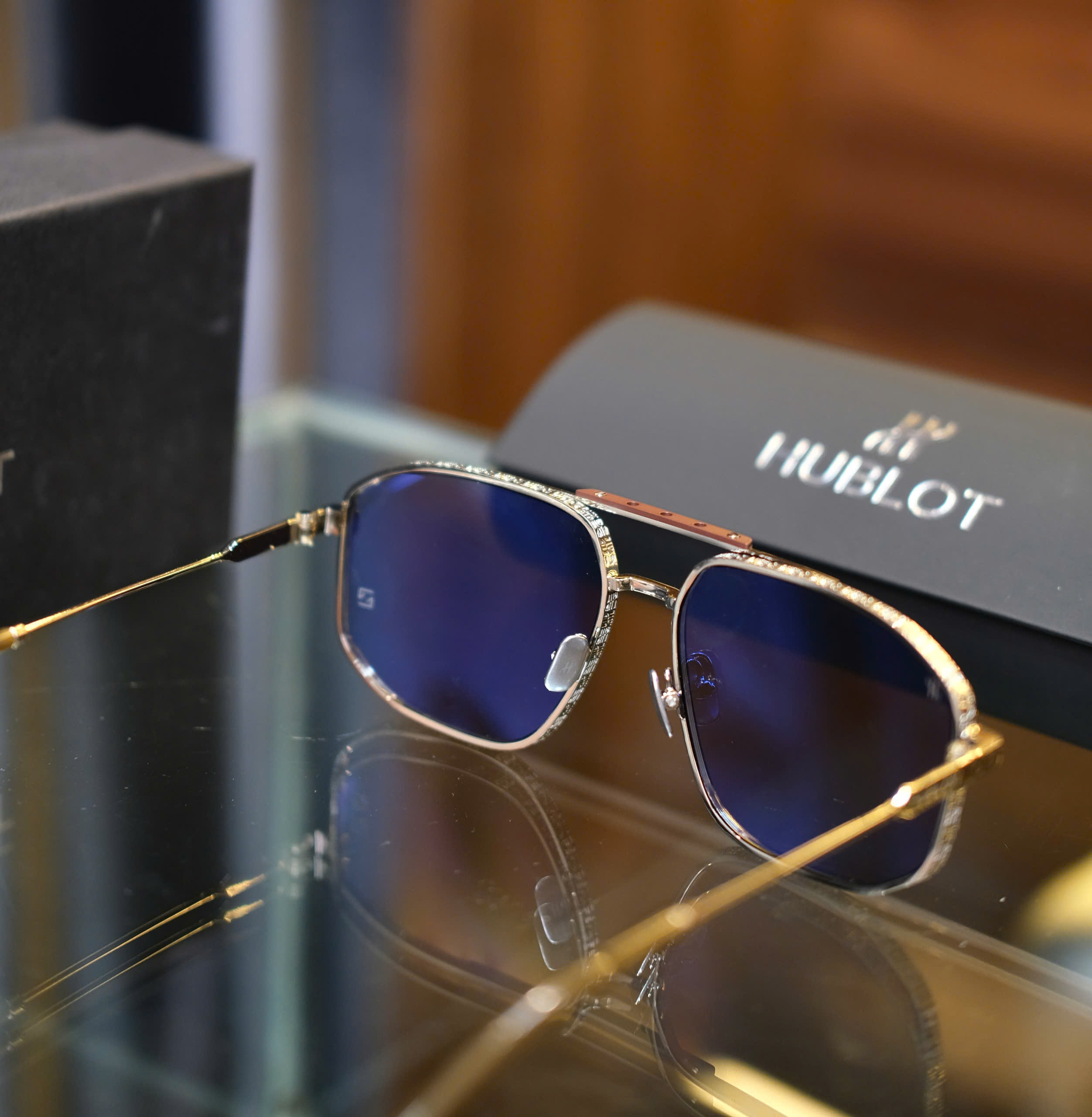 Kính mắt thời trang Hublot Đen gọng kim loại Like Auth on web fullbox DDT