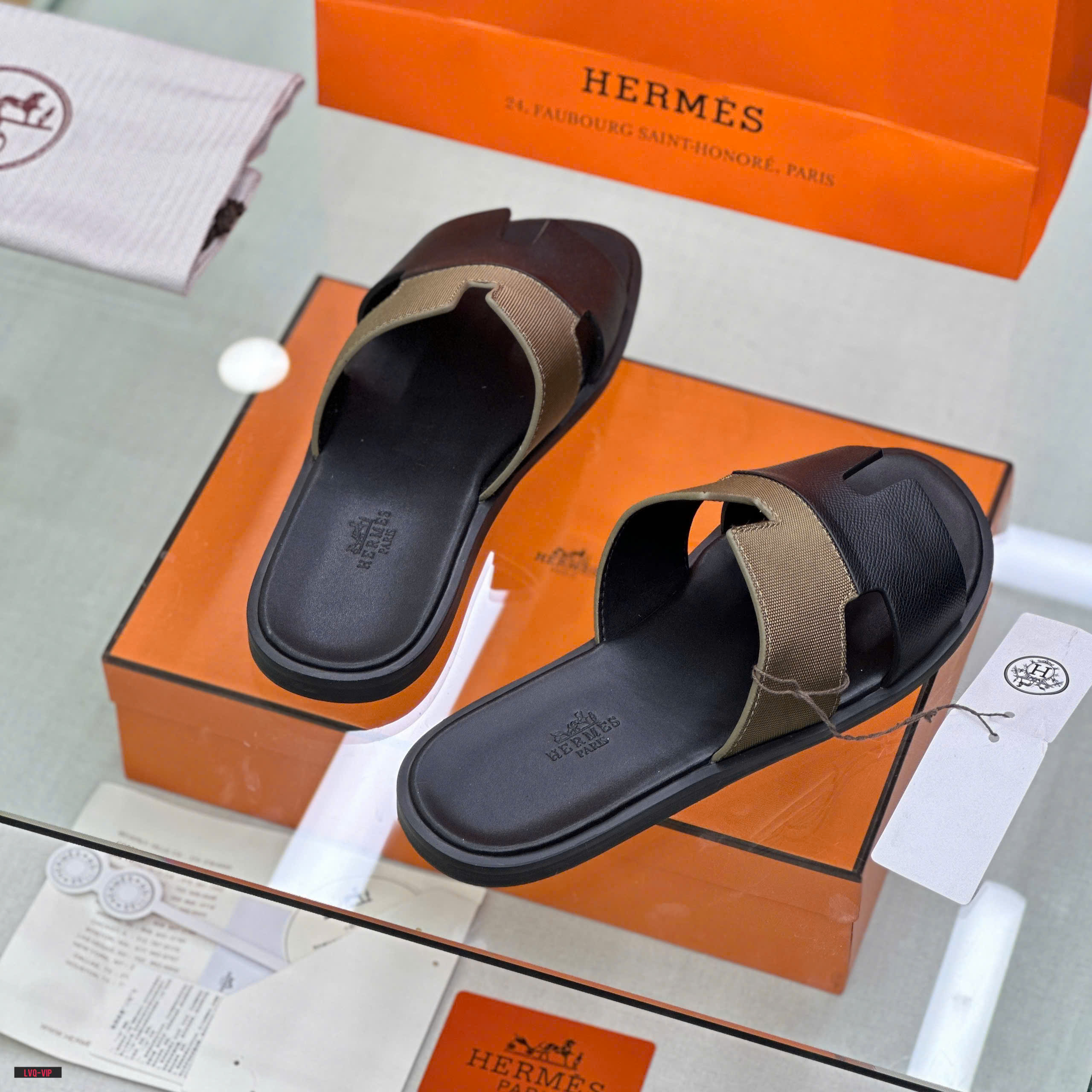 Dép lê quai ngang Hermes HM Đen phối Nâu trơn Like Auth on web fullbox bill thẻ LVQ