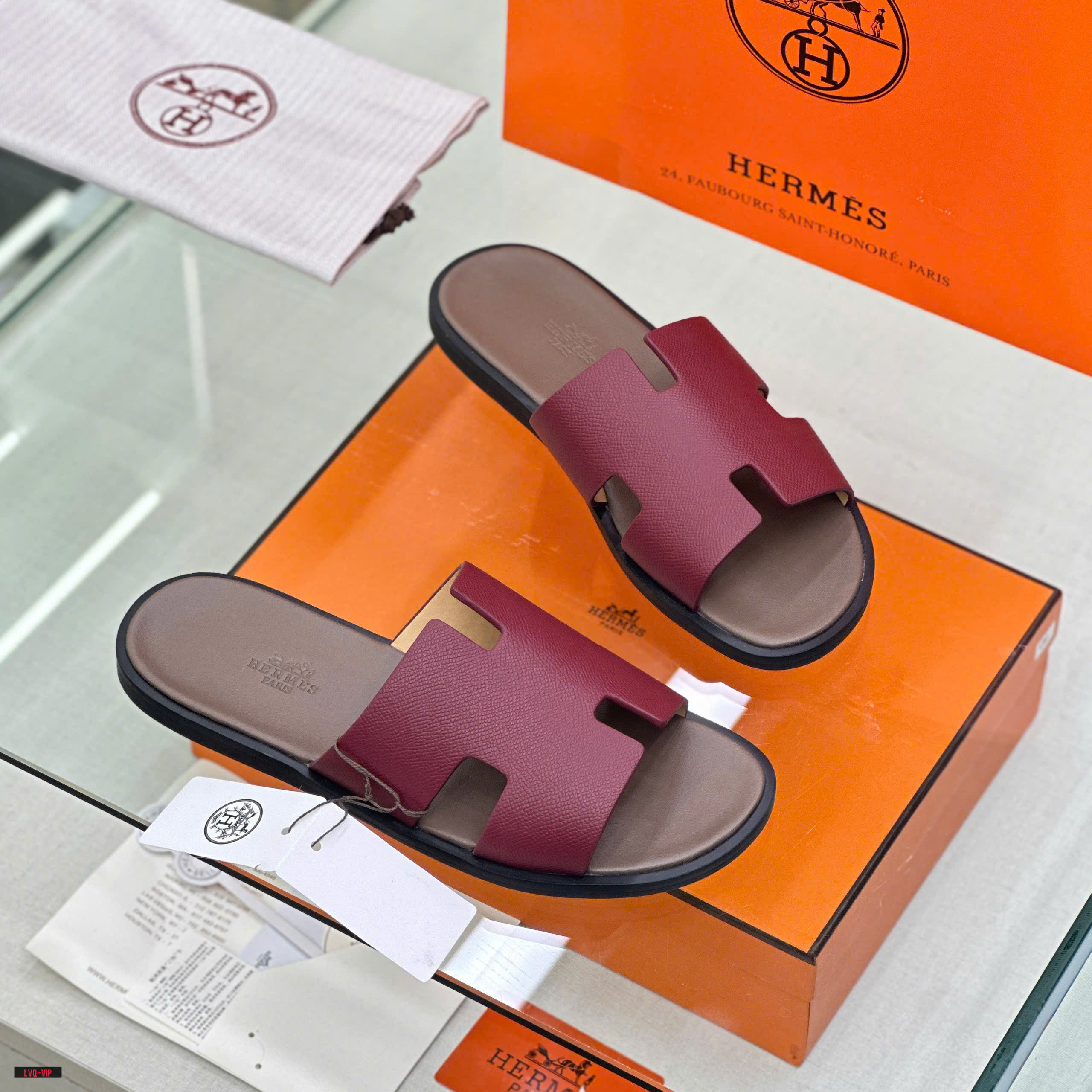 Dép lê quai ngang Hermes HM Đỏ trơn đế Nâu Like Auth on web fullbox bill thẻ LVQ