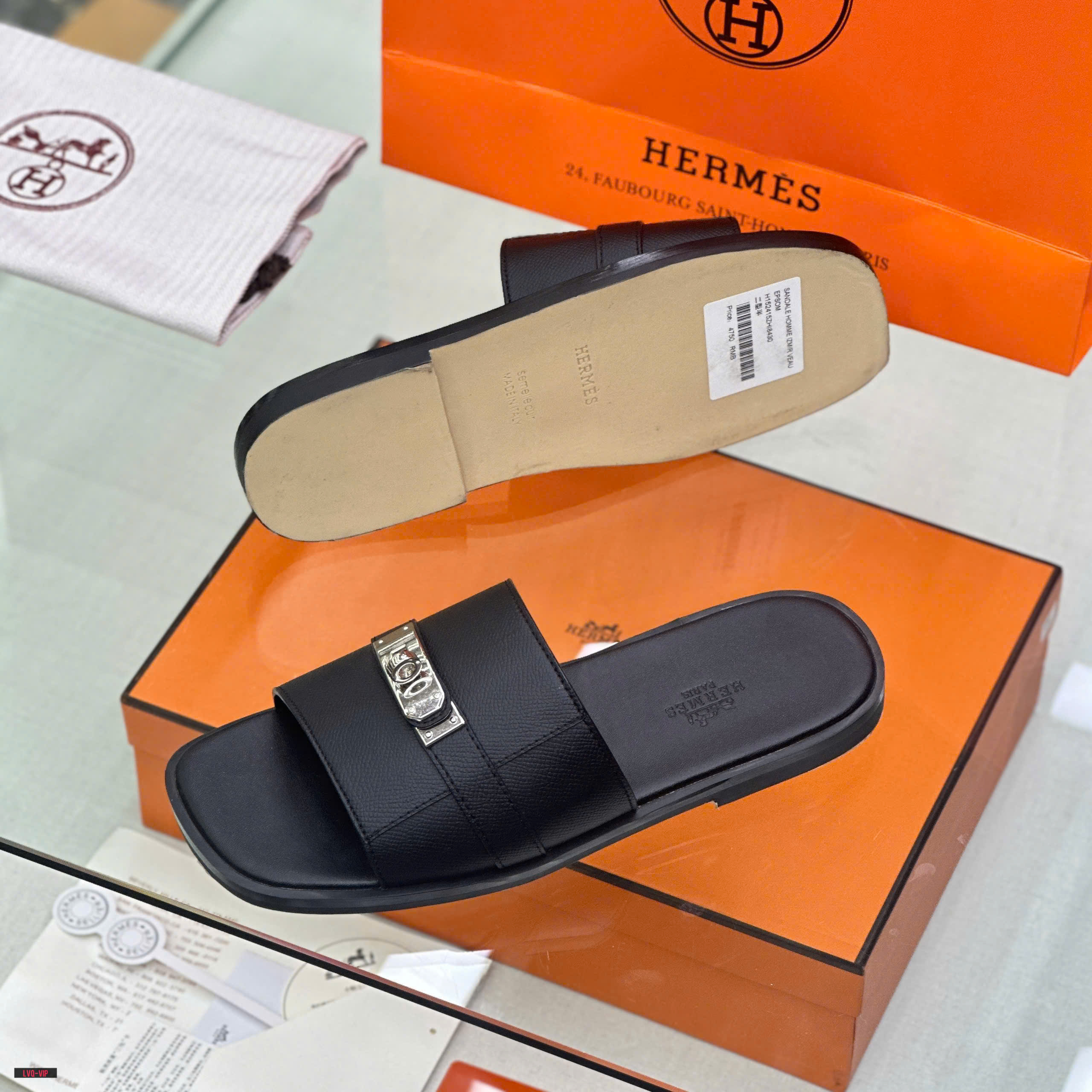 Dép lê quai ngang Hermes HM Đen sần phối móc khóa vặn Bạc Like Auth on web fullbox bill thẻ LVQ
