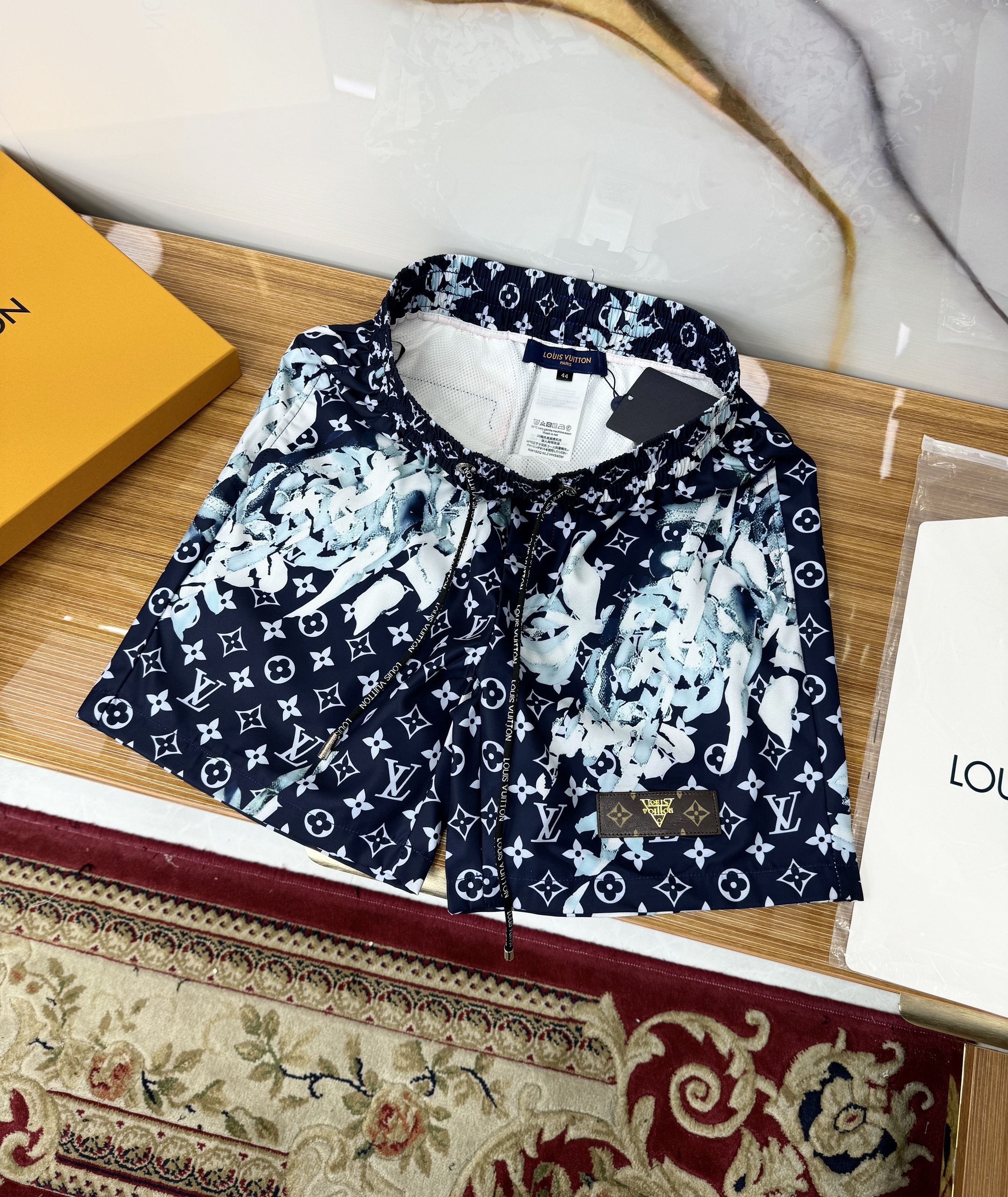 Quần short gió Louis Vuitton LV Xanh than họa tiết hoa loang logo full Like Auth 1-1 on web CD MK