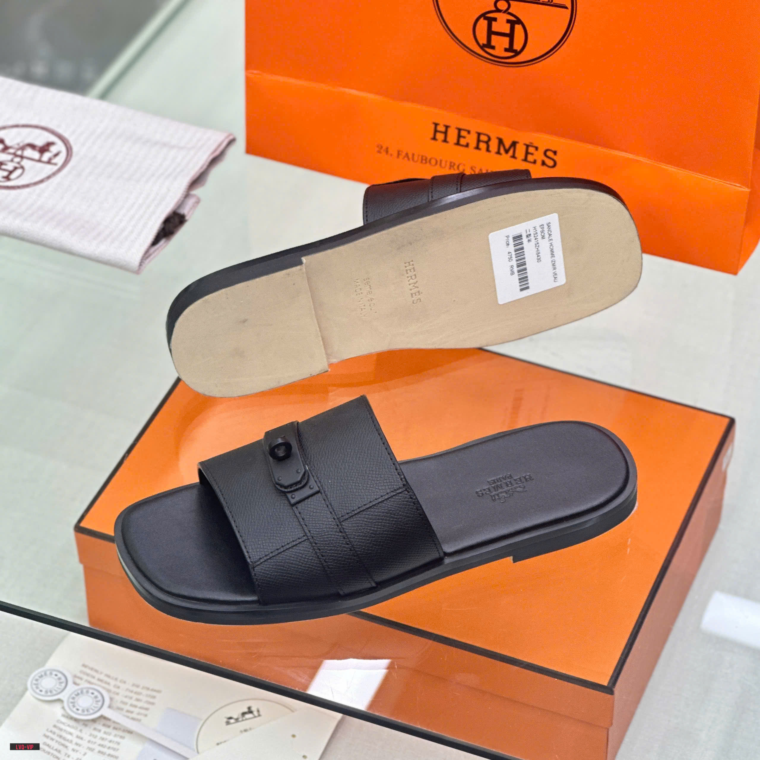 Dép lê quai ngang Hermes HM Đen sần phối móc khóa vặn Đen Like Auth on web fullbox bill thẻ LVQ