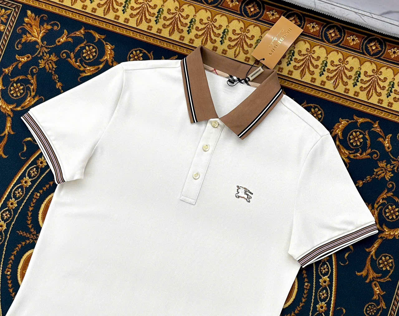 Áo polo Burberry BBR logo thêu ngực phối cổ Nâu Like Auth 1-1 on web LK