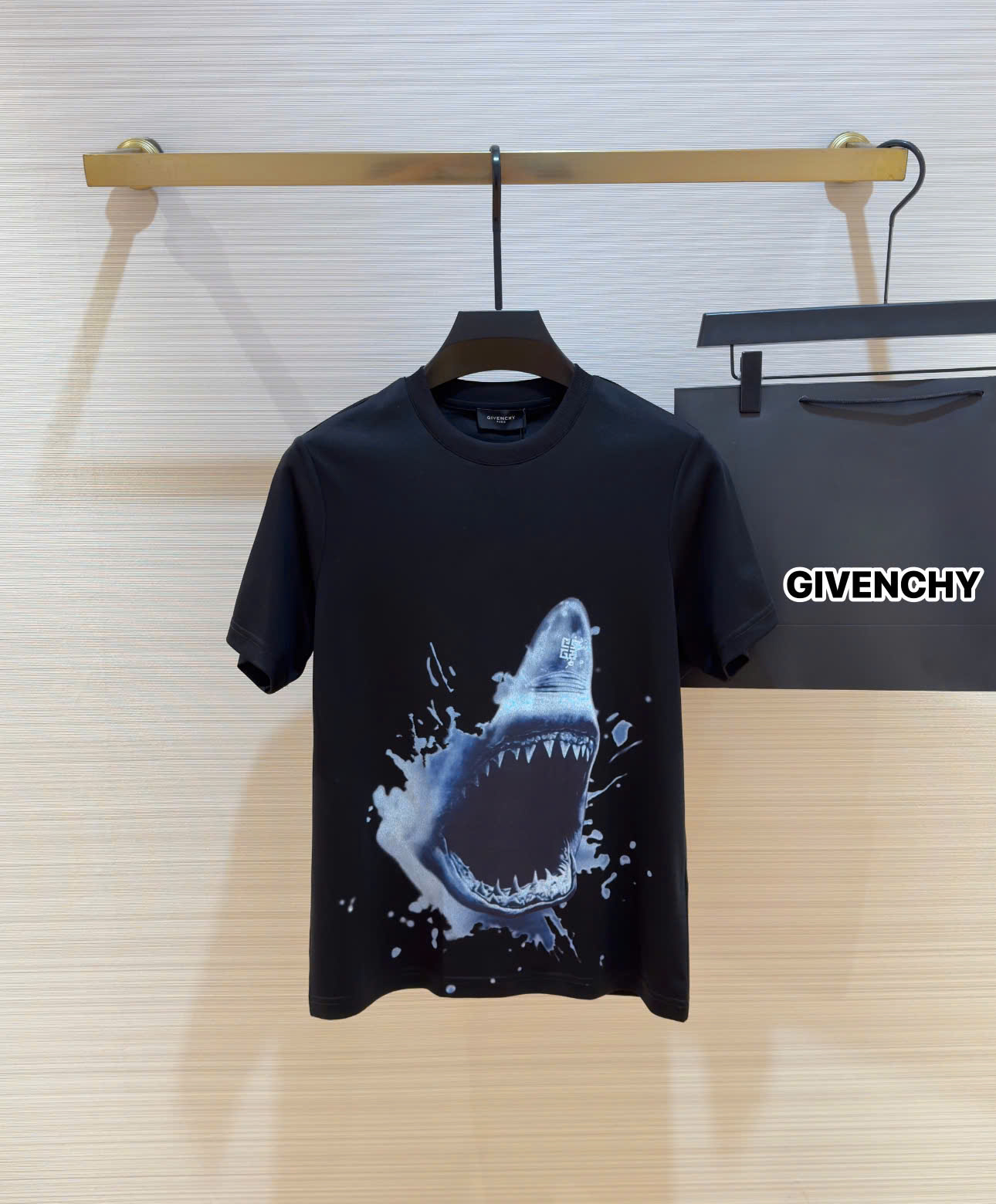 Áo phông T-shirt Givenchy họa tiết cá mập Like Auth on web DDT