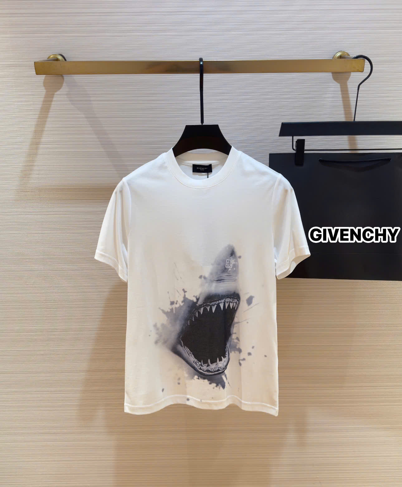 Áo phông T-shirt Givenchy họa tiết cá mập Like Auth on web DDT