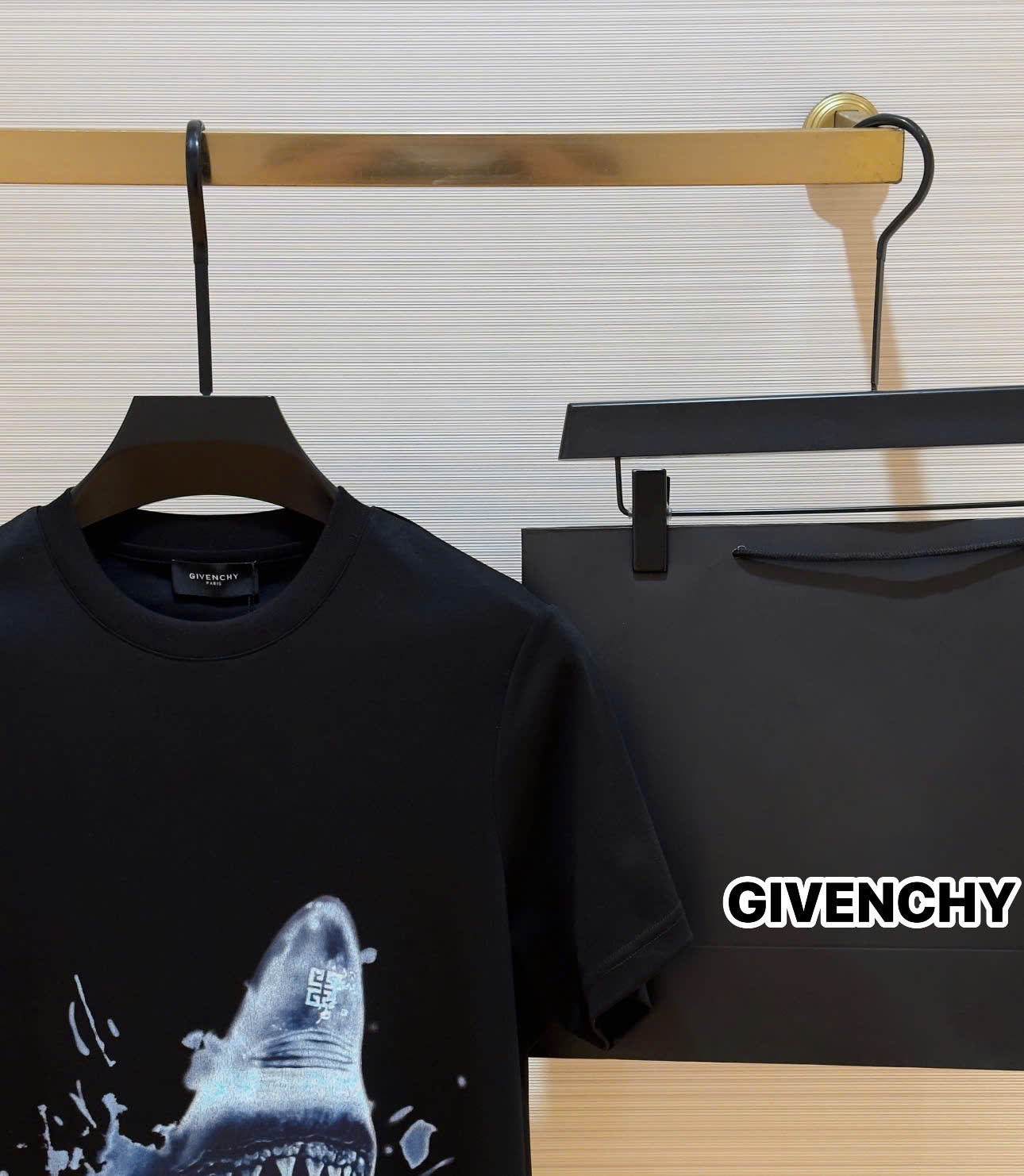 Áo phông T-shirt Givenchy họa tiết cá mập Like Auth on web DDT