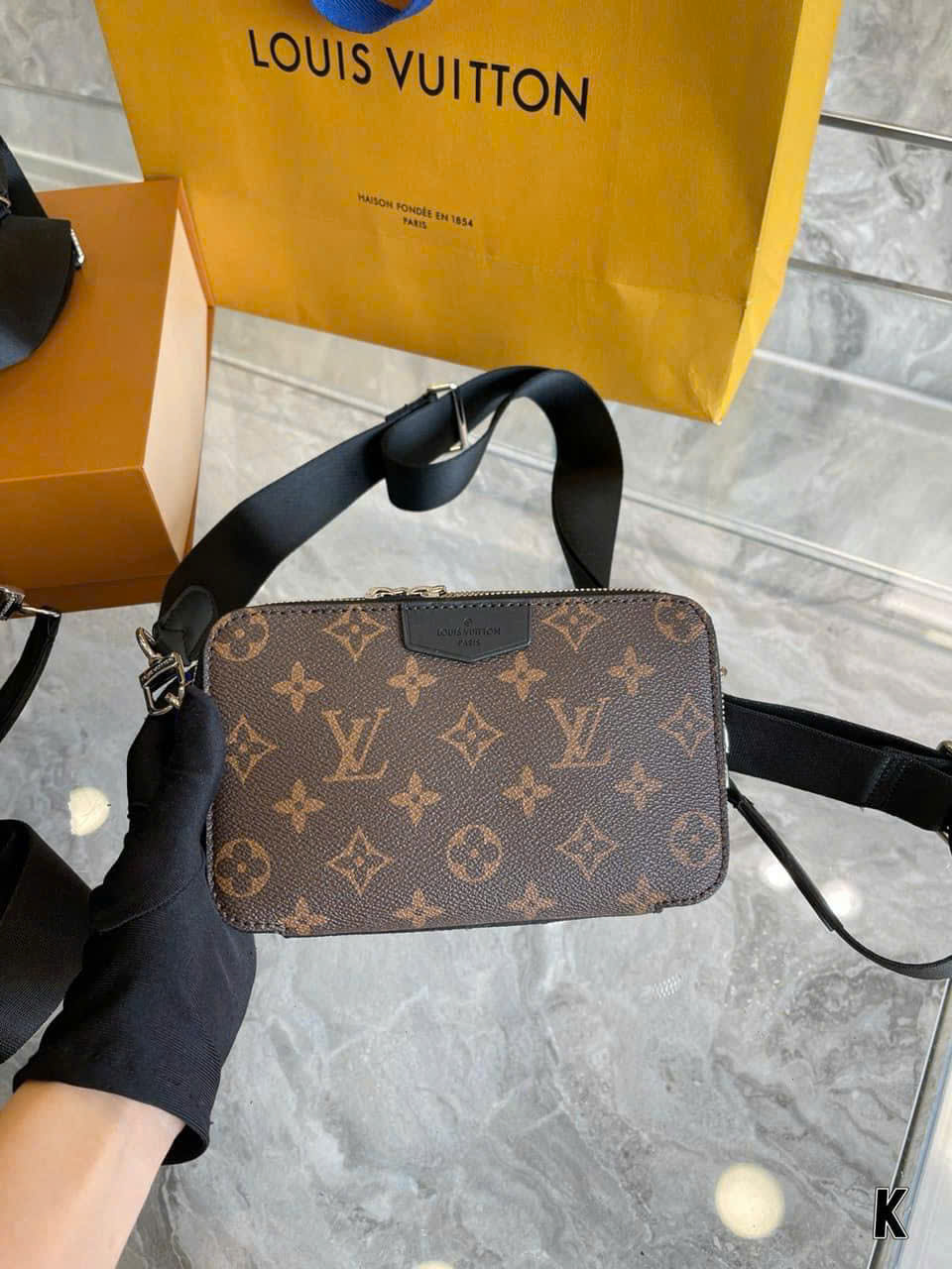 Túi đeo chéo Louis Vuitton LV 2 ngăn khóa họa tiết Like Auth on web fullbox bill thẻ MK