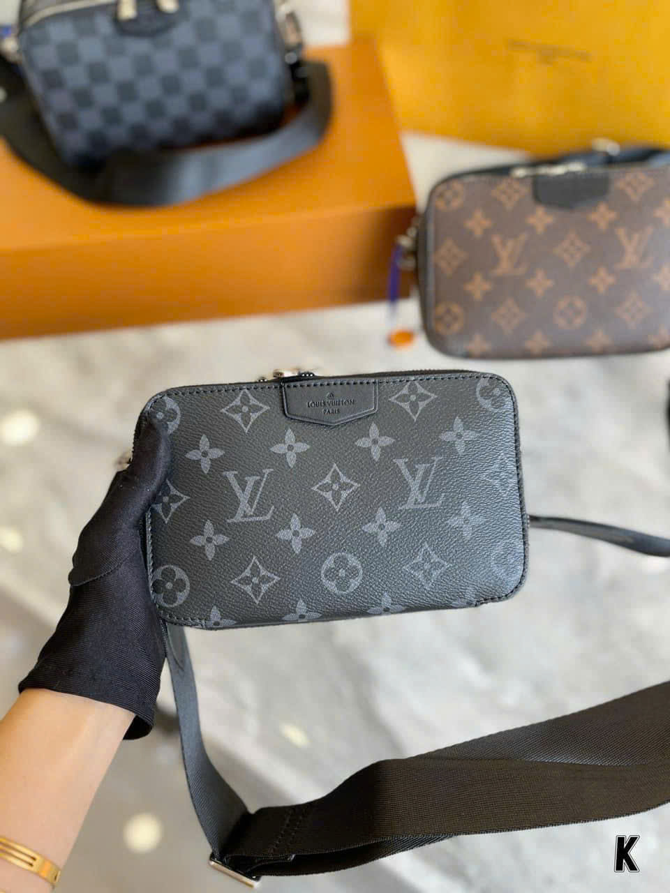 Túi đeo chéo Louis Vuitton LV 2 ngăn khóa họa tiết Like Auth on web fullbox bill thẻ MK