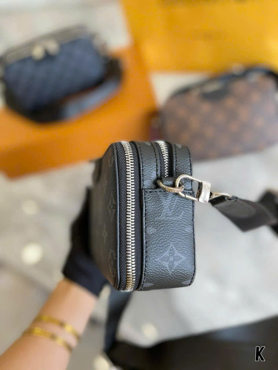 Túi đeo chéo Louis Vuitton LV 2 ngăn khóa họa tiết Like Auth on web fullbox bill thẻ MK