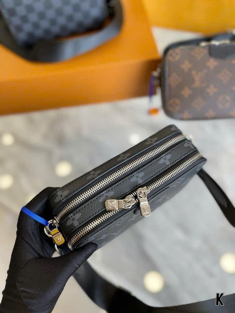 Túi đeo chéo Louis Vuitton LV 2 ngăn khóa họa tiết Like Auth on web fullbox bill thẻ MK