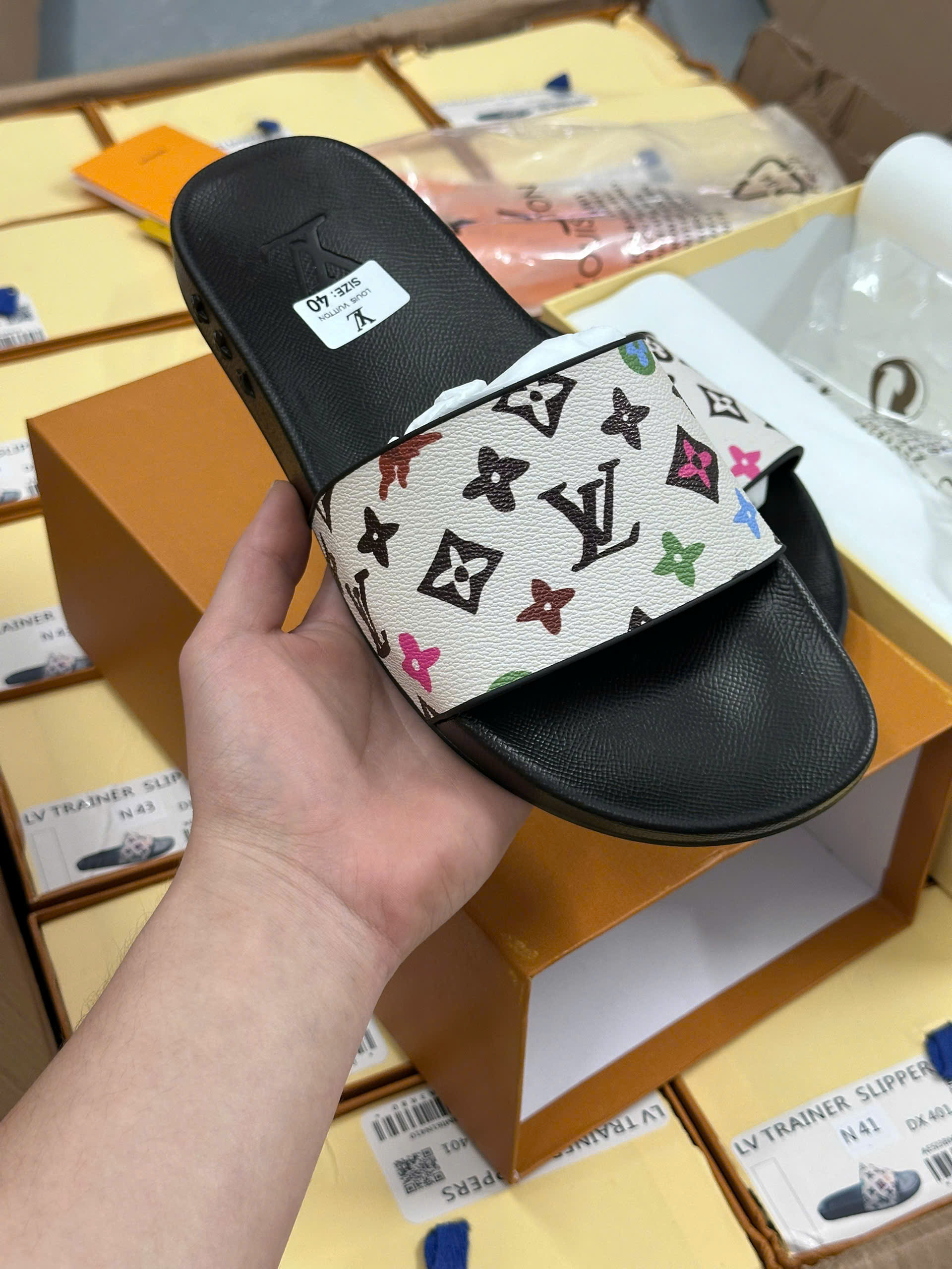 Dép lê quai ngang Louis Vuitton LV họa tiết hoa vân logo màu sắc Like Auth on web fullbox bill thẻ HG