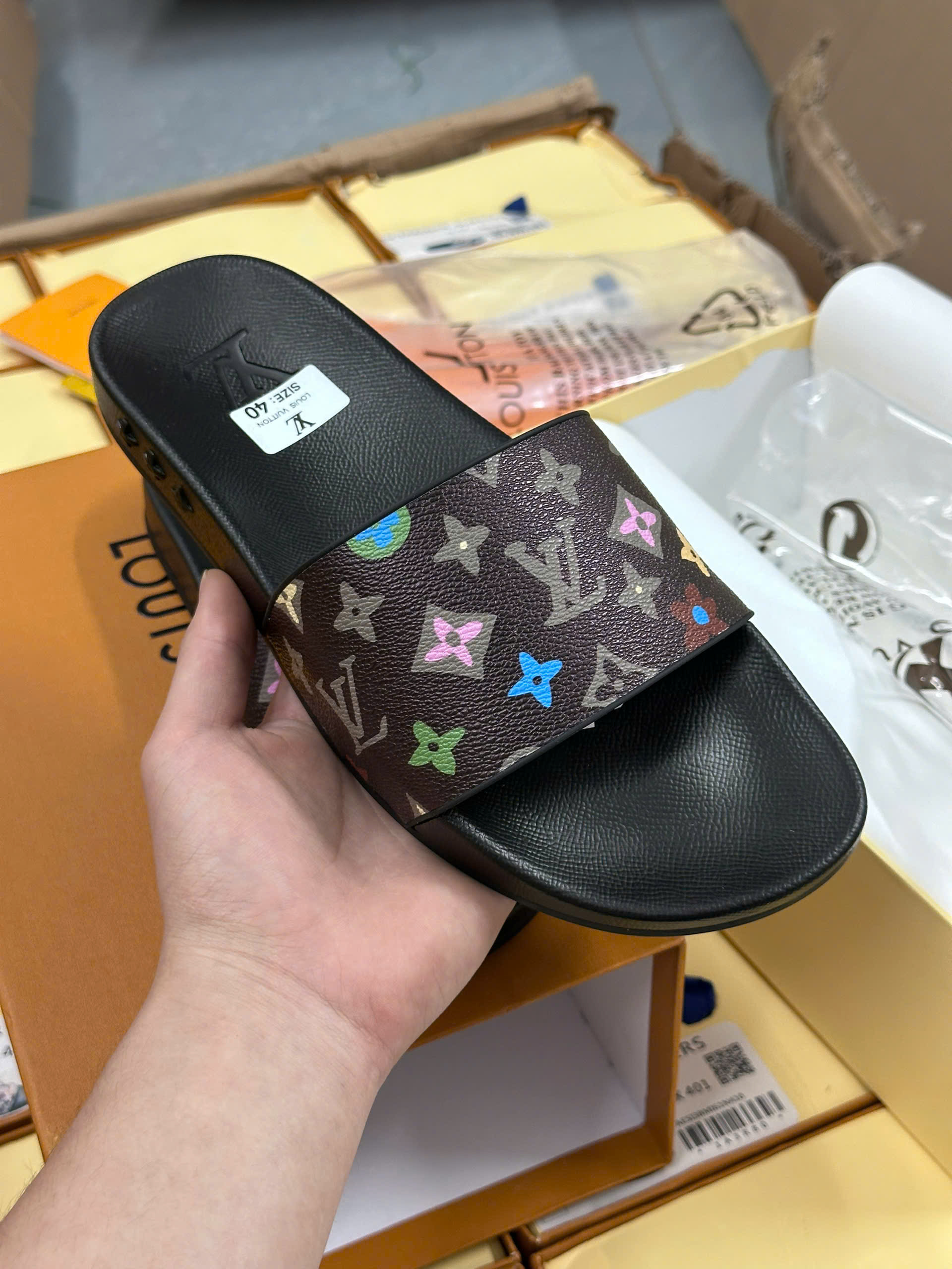 Dép lê quai ngang Louis Vuitton LV họa tiết hoa vân logo màu sắc Like Auth on web fullbox bill thẻ HG