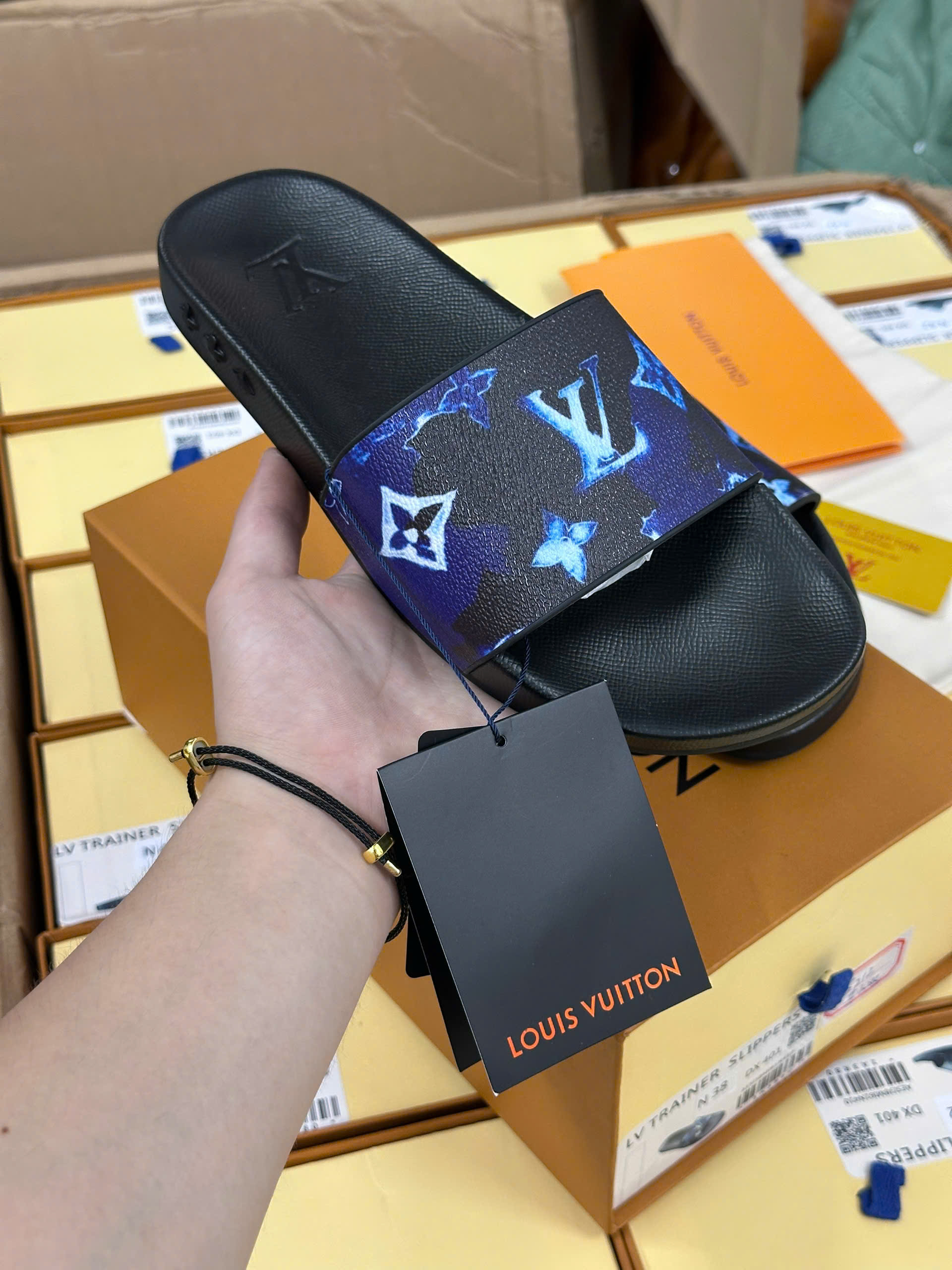 Dép lê quai ngang Louis Vuitton LV họa tiết hoa vân logo màu sắc Like Auth on web fullbox bill thẻ HG