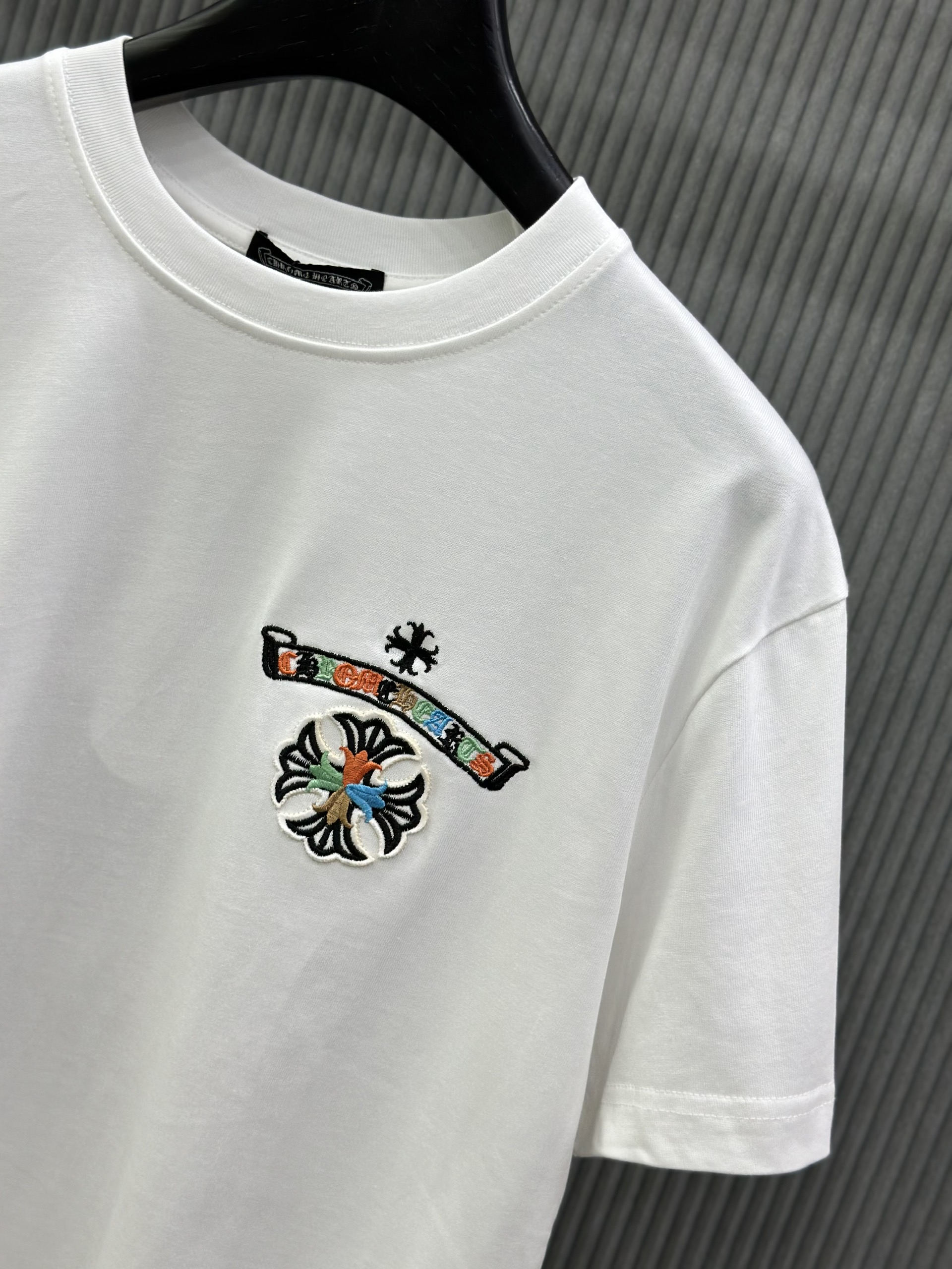 Áo phông T-shirt Chrome Heart CH logo màu thêu nổi Like Auth on web VTN