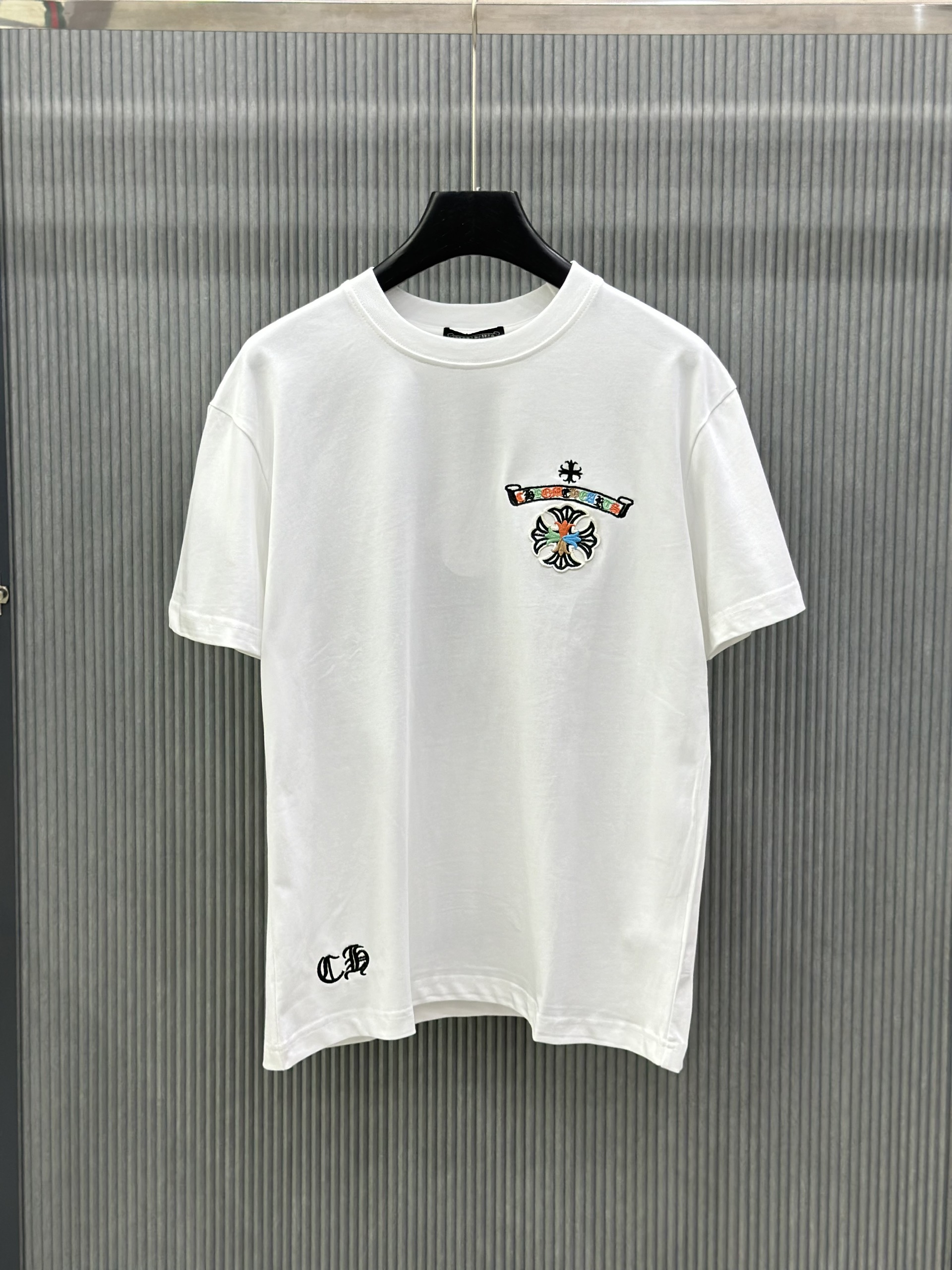 Áo phông T-shirt Chrome Heart CH logo màu thêu nổi Like Auth on web VTN