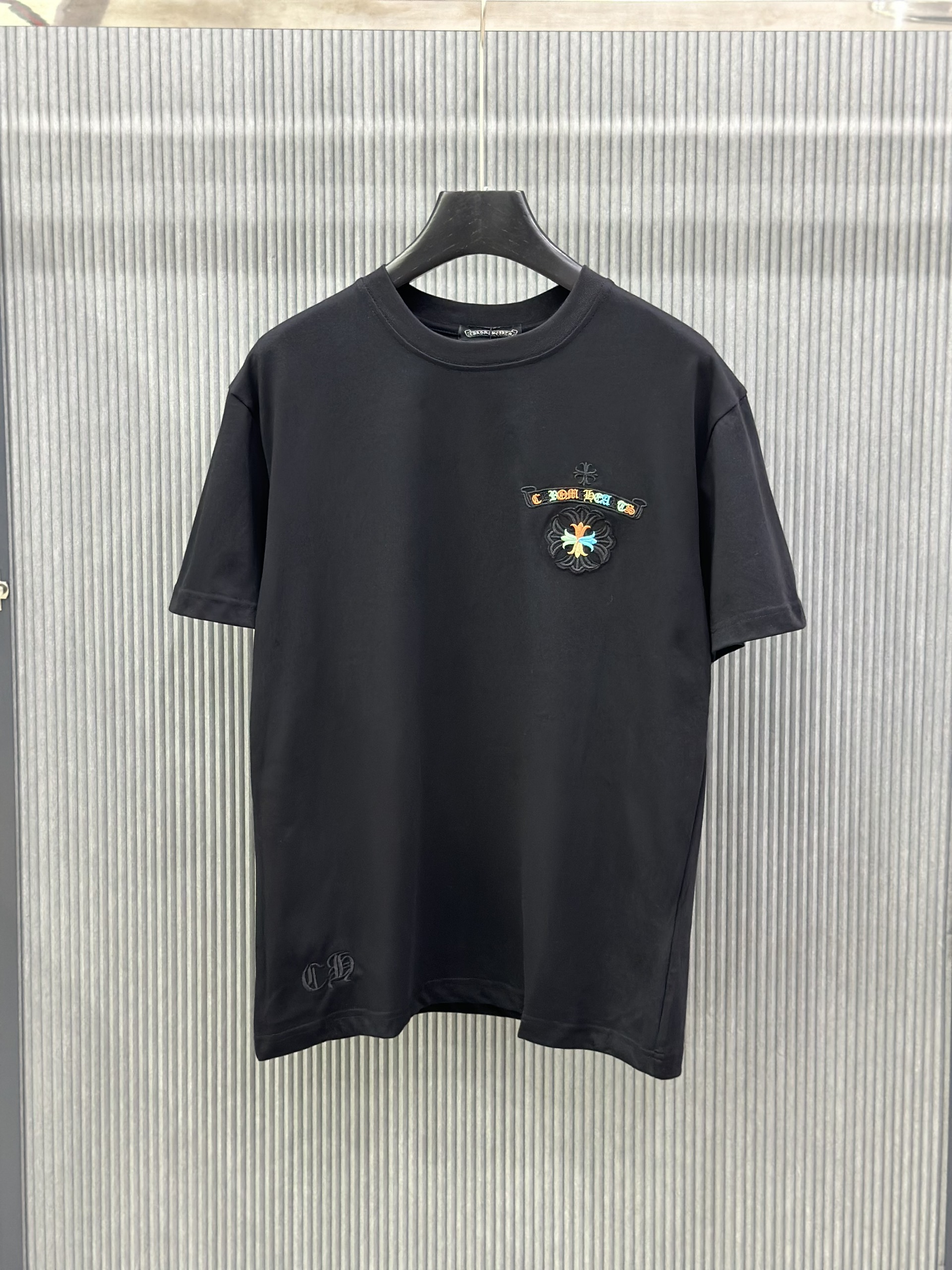 Áo phông T-shirt Chrome Heart CH logo màu thêu nổi Like Auth on web VTN