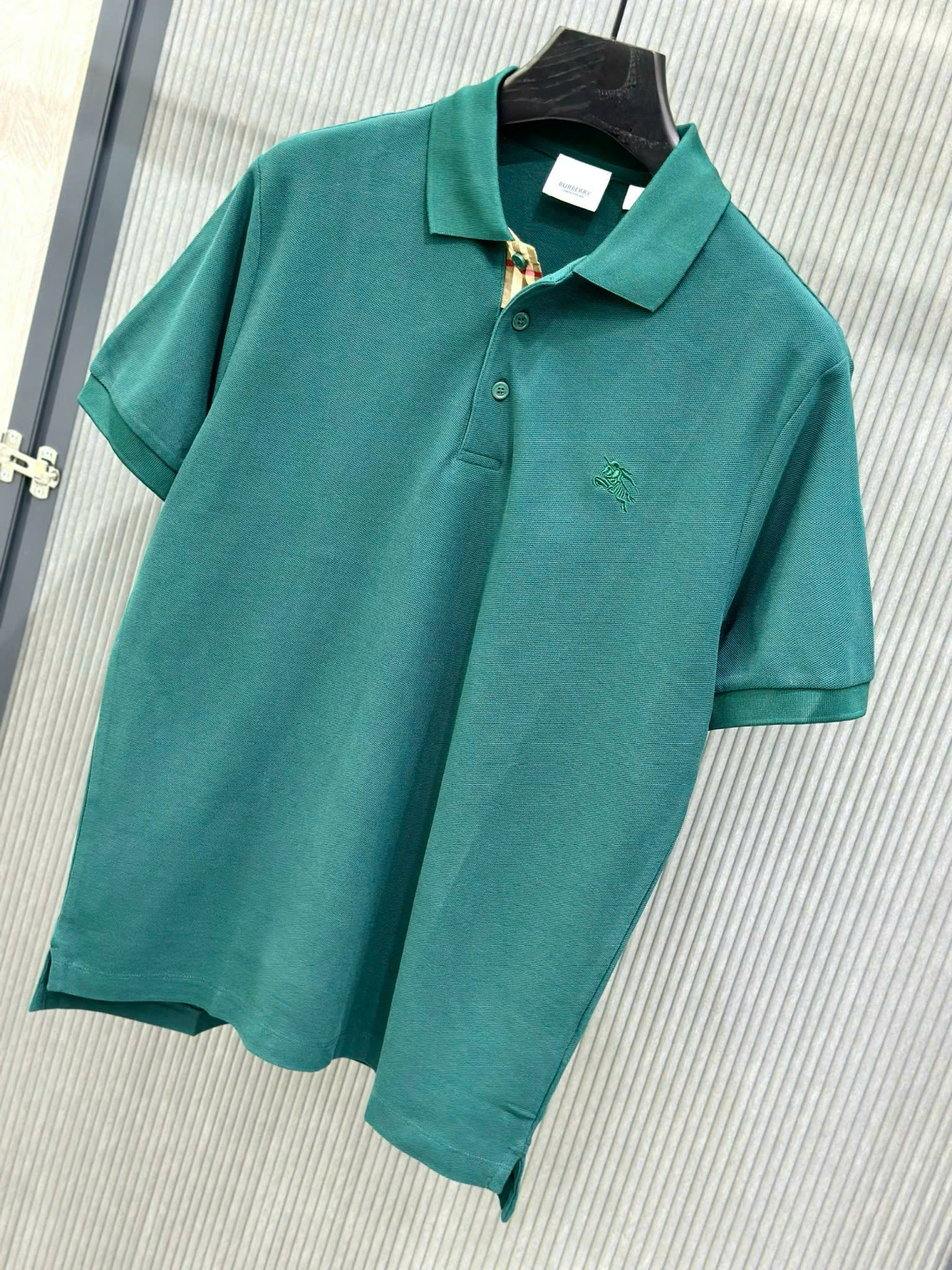 Áo polo Burberry BBR Xanh lá logo thêu ngực kẻ sọc dọc khuy Like Auth 1-1 on web VTN
