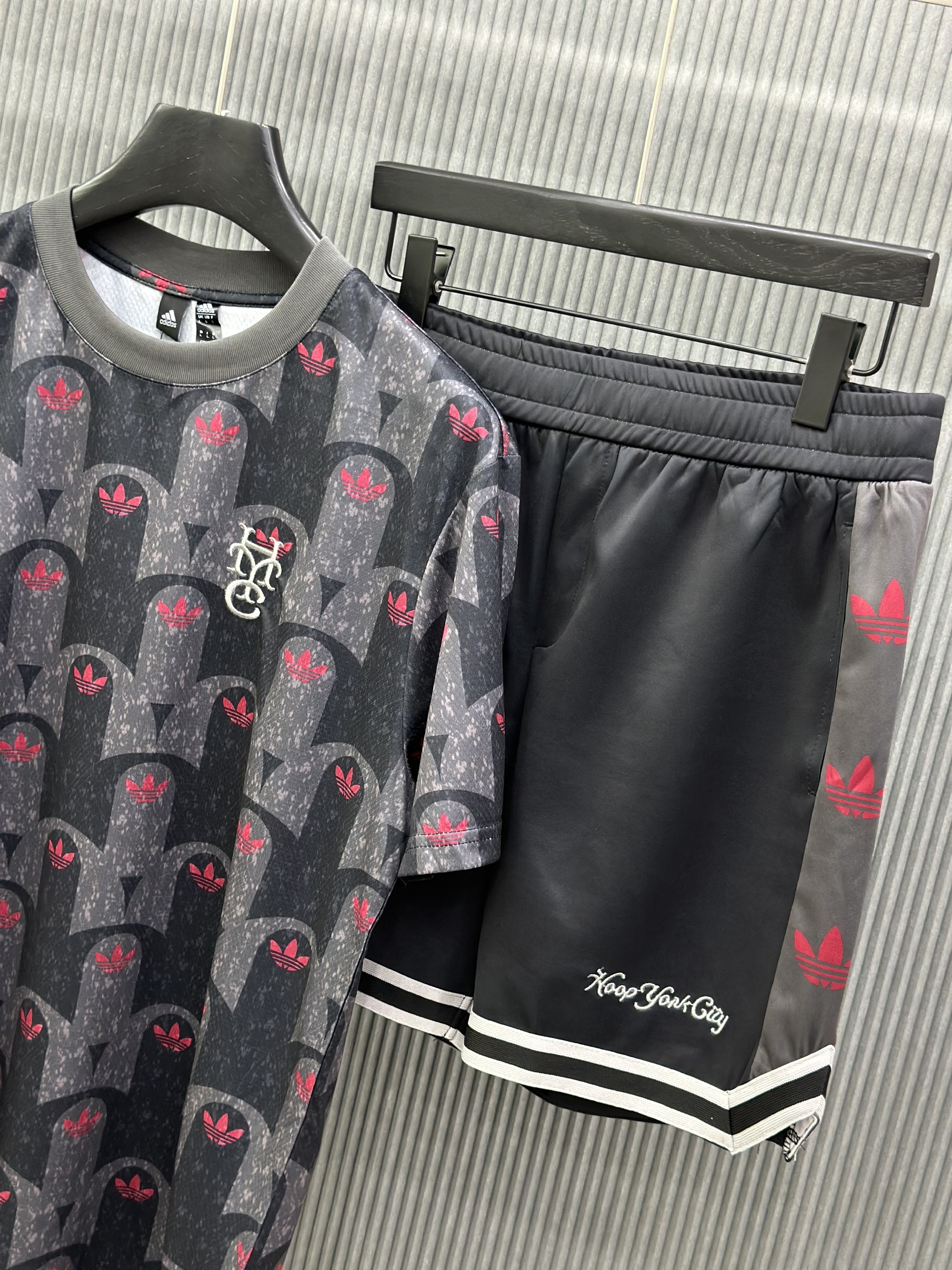 Bộ, Set hè Adidas A Đen họa tiết logo Đỏ Like Auth on web VTN