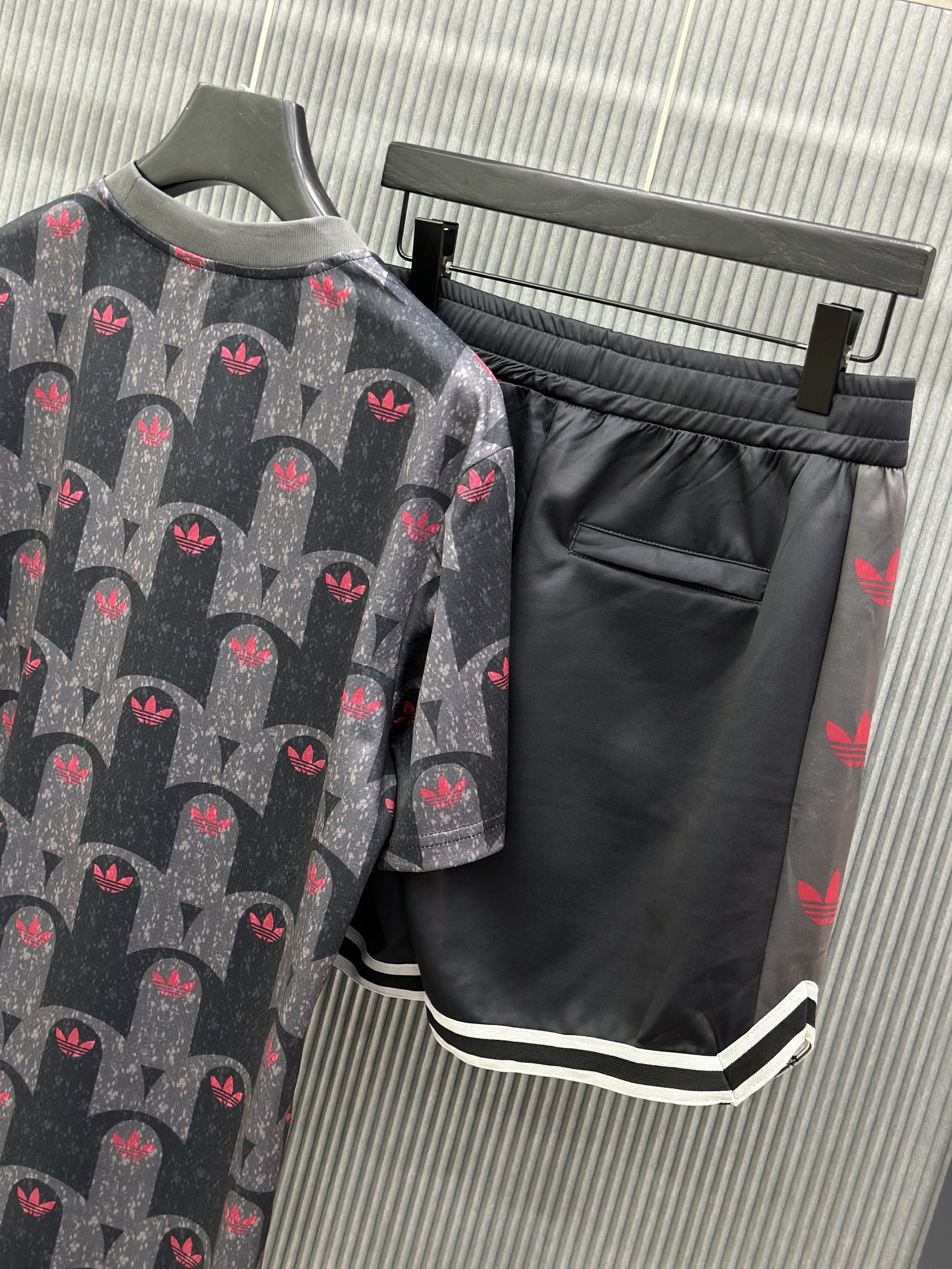 Bộ, Set hè Adidas A Đen họa tiết logo Đỏ Like Auth on web VTN