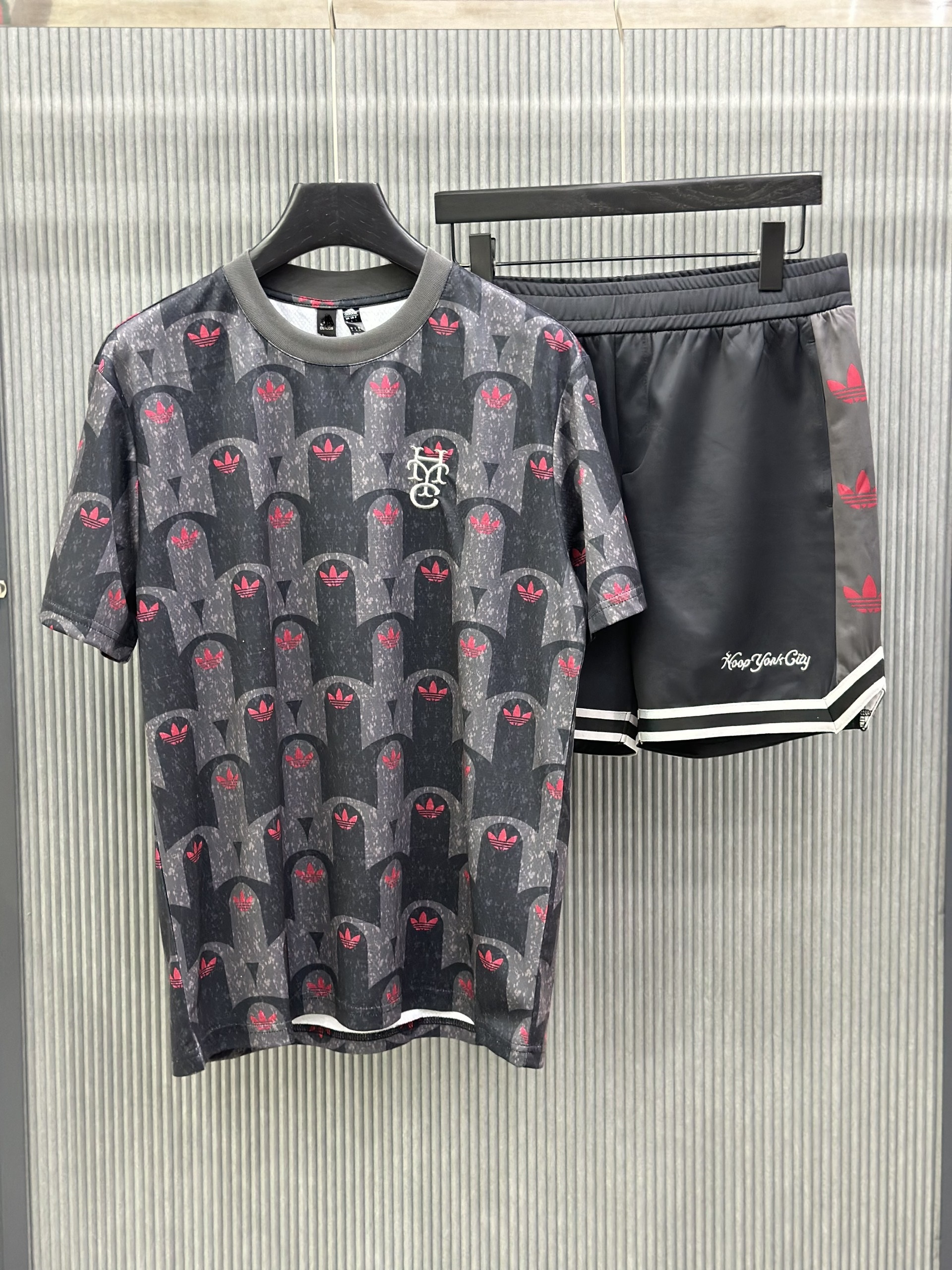 Bộ, Set hè Adidas A Đen họa tiết logo Đỏ Like Auth on web VTN