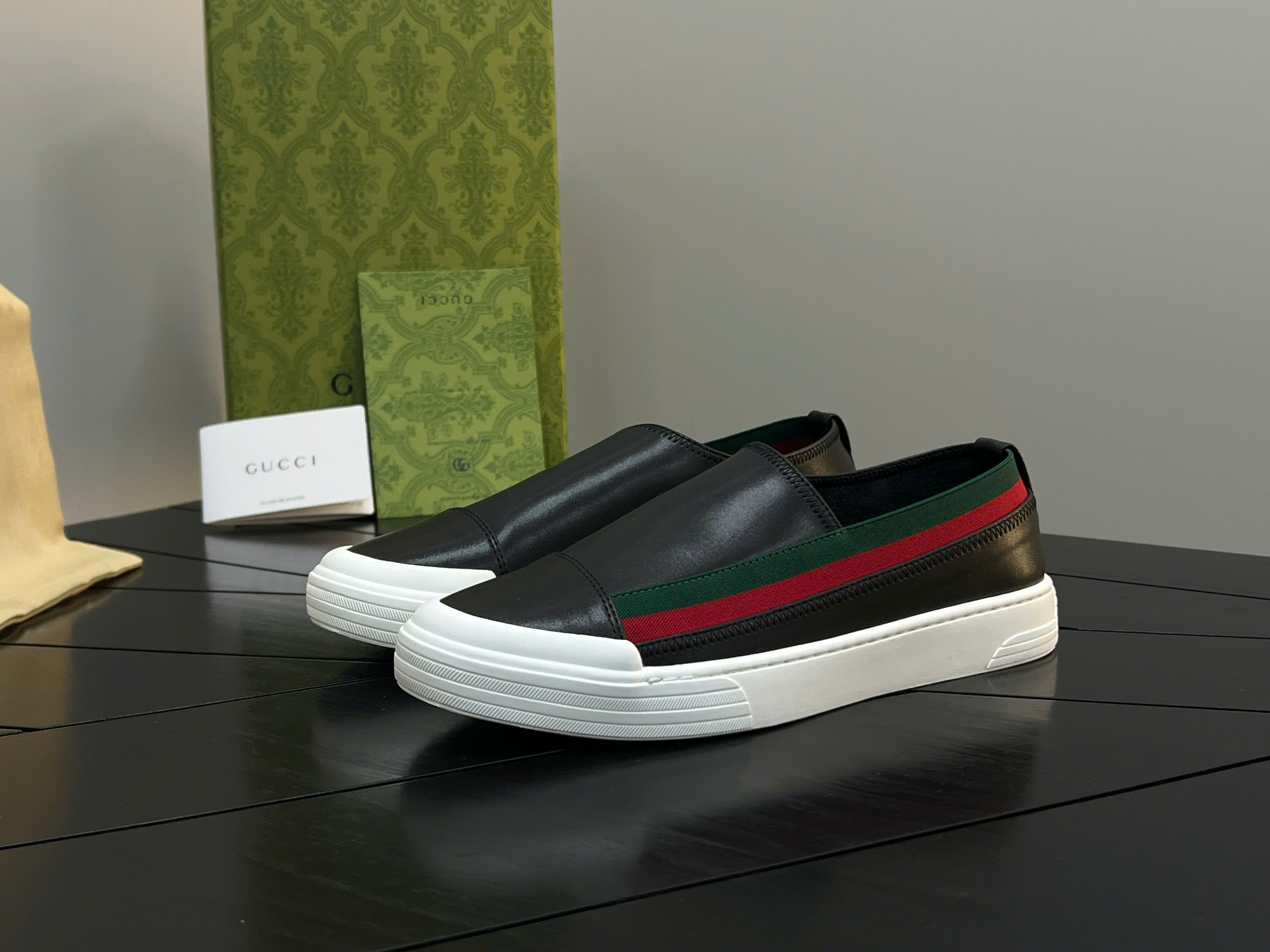 Giày Slipon Gucci GC Đen bóng trơn kẻ sọc Xanh Đỏ sườn Like Auth Fullbox phụ kiện HG