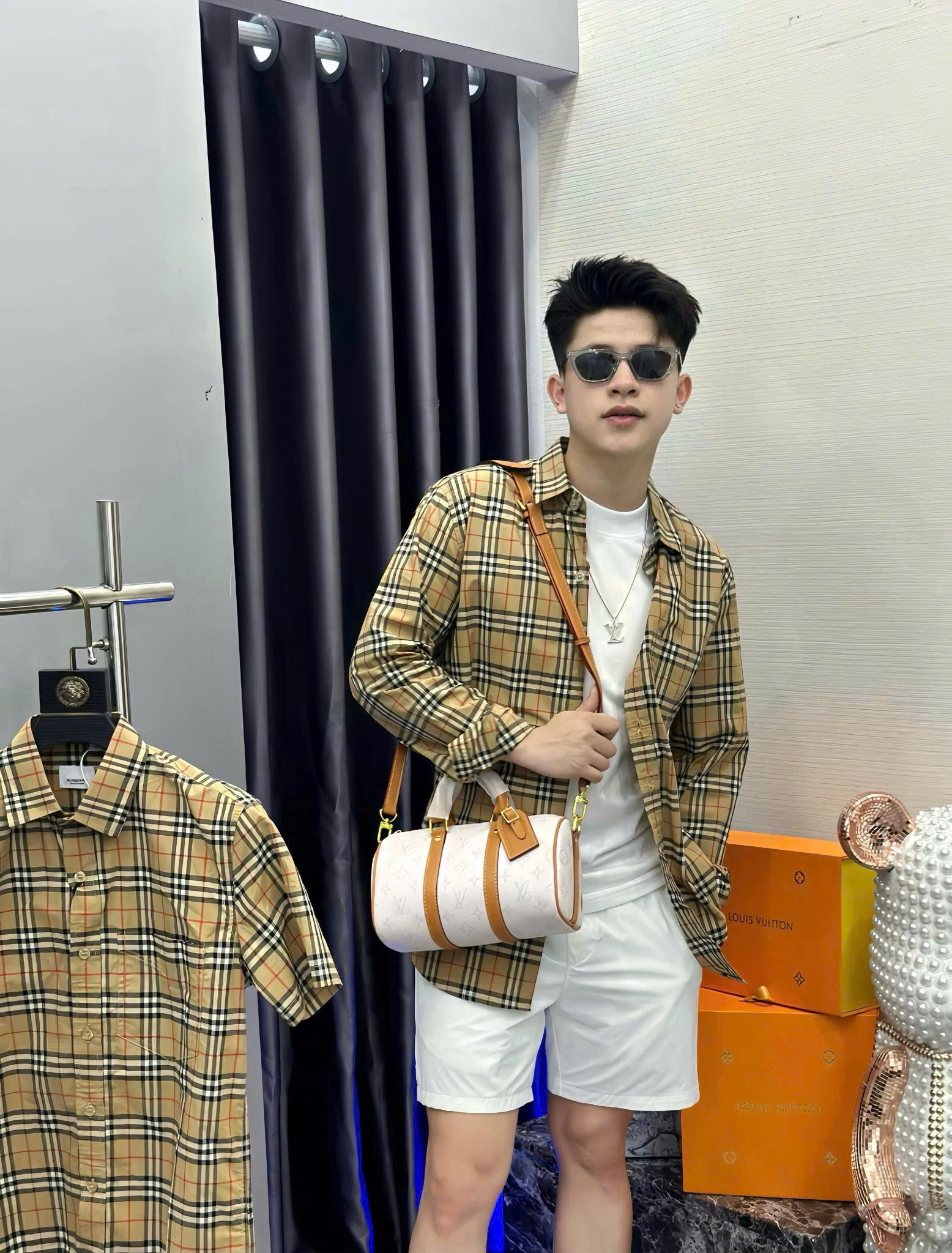 Túi trống mini đeo chéo, cầm tay Louis Vuitton LV Trắng họa tiết hoa vân logo viền dây Nâu Like Auth on web fullbox bill thẻ PLD