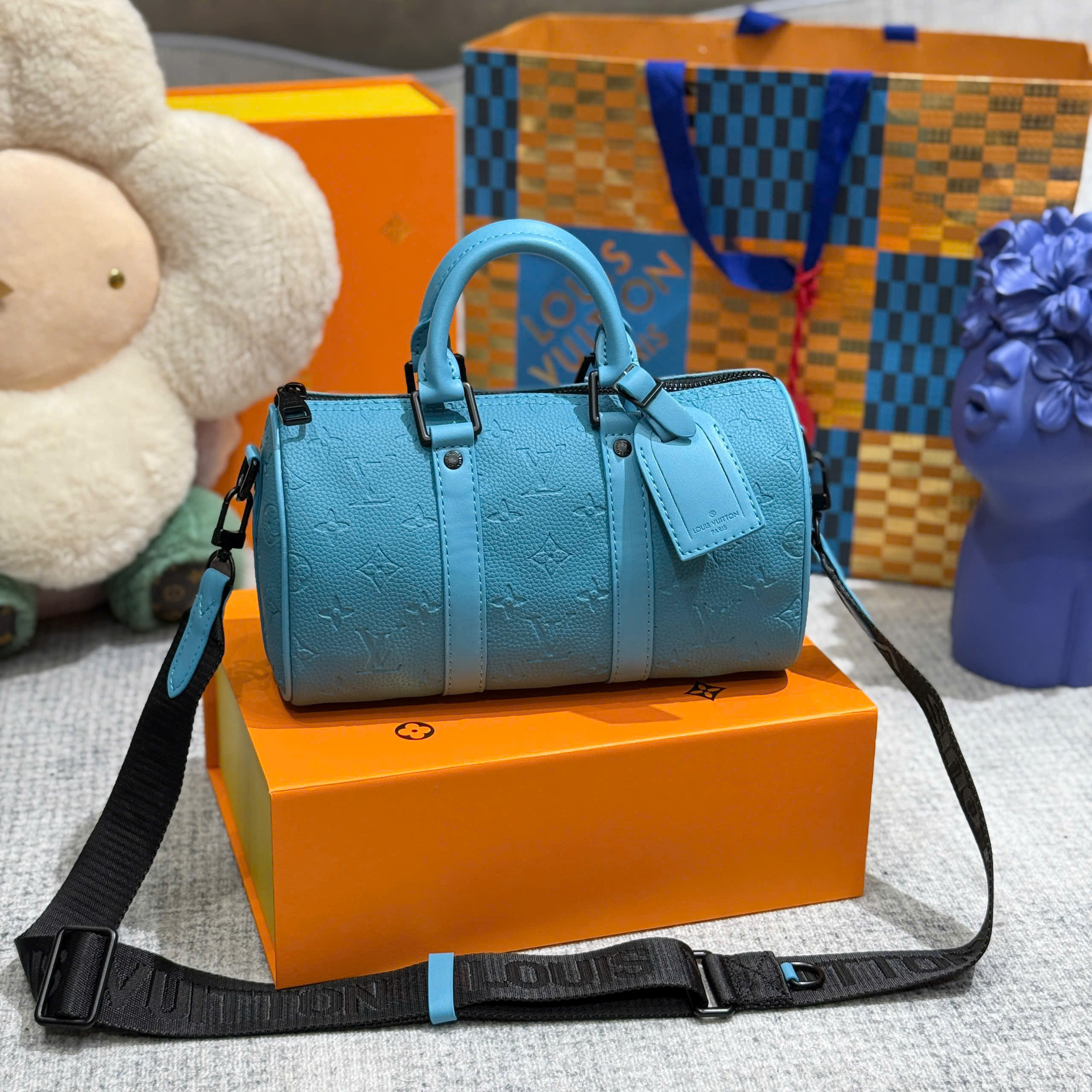 Túi trống mini đeo chéo, cầm tay Louis Vuitton LV Xanh dương họa tiết hoa vân logo dập chìm size 25x15x11cm Like Auth on web fullbox bill thẻ PLD