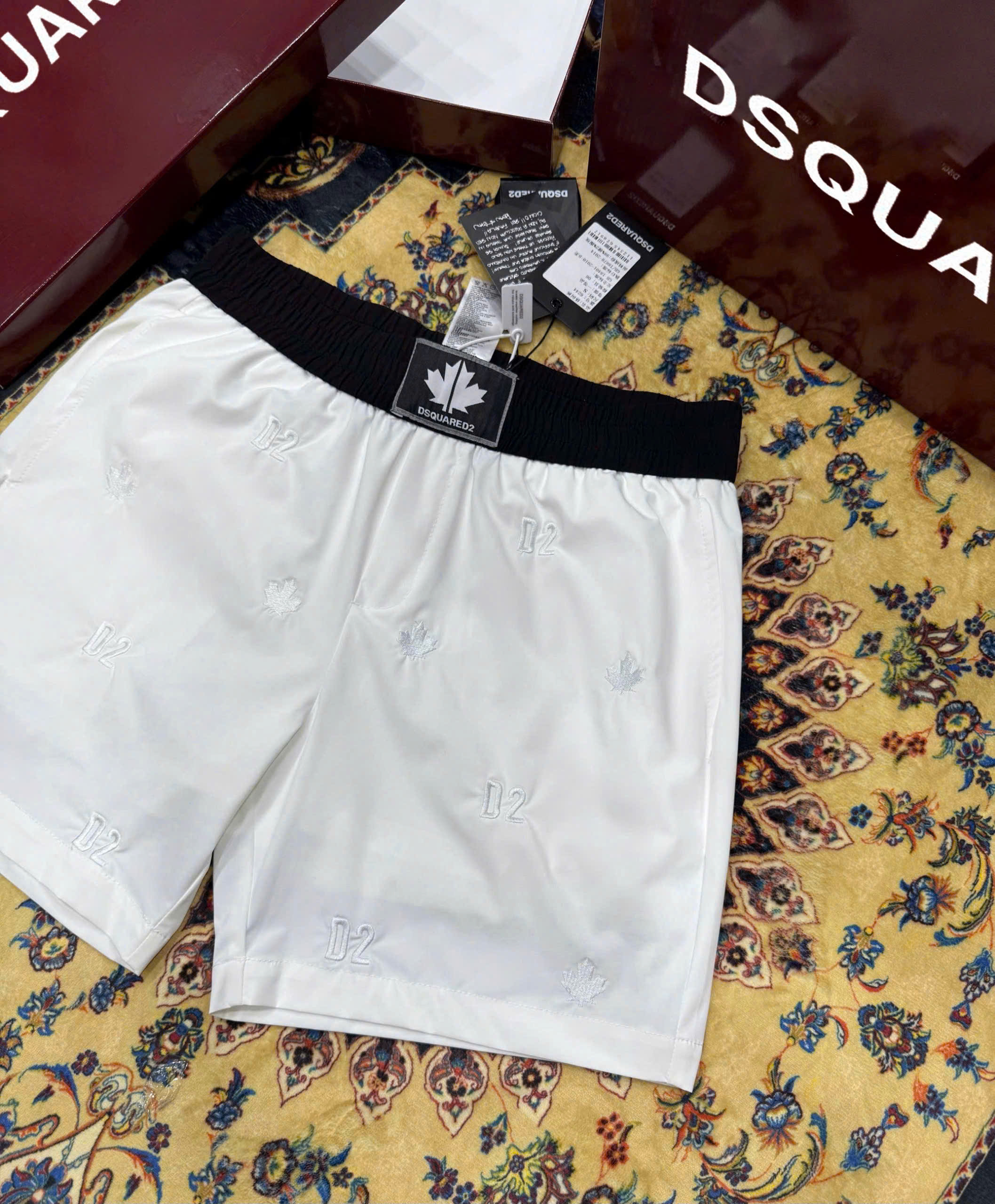 Quần short gió Dsquared2 DSQ2  logo D2 lá thêu Like Auth 1-1 on web CD MK