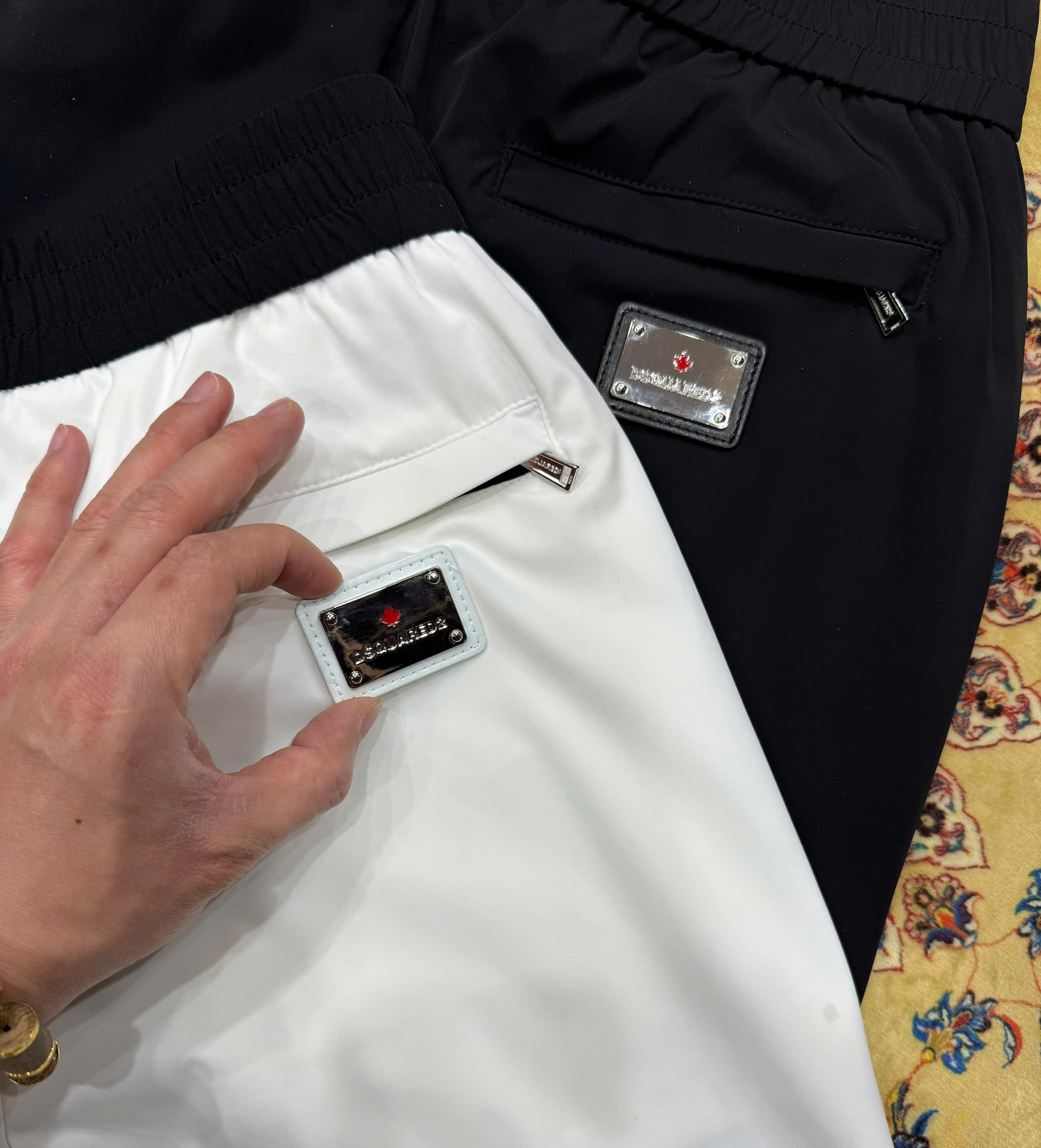 Quần short gió Dsquared2 DSQ2  logo D2 lá thêu Like Auth 1-1 on web CD MK