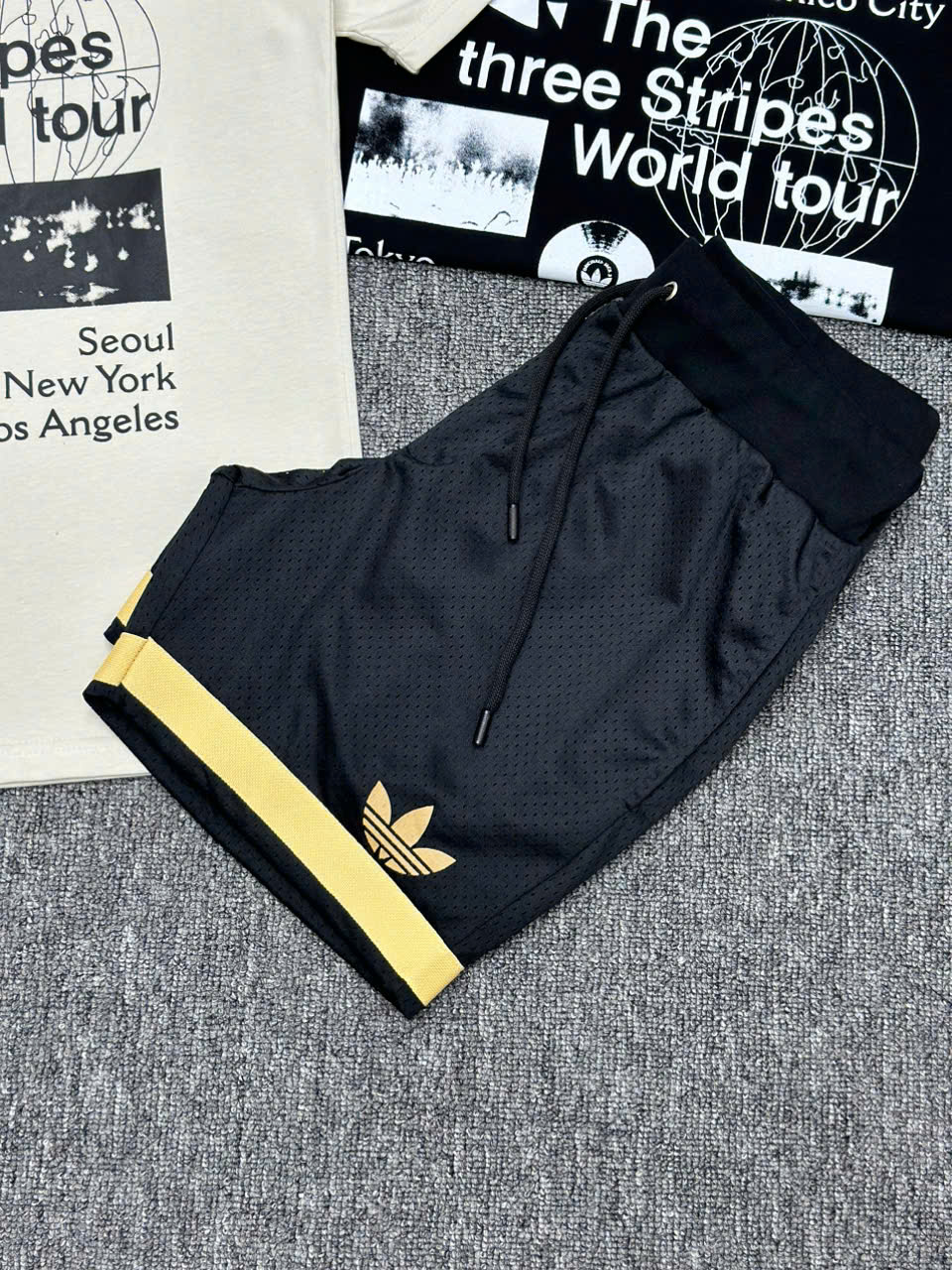 Bộ, Set hè Adidas A họa tiết chữ kẻ sọc Vàng Like Auth on web NV