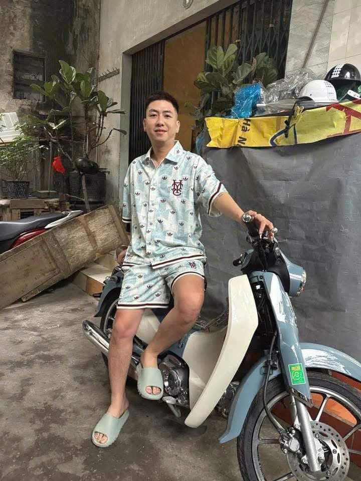 Bộ, Set hè sơ mi Adidas A Xanh Trắng họa tiết logo Đỏ Like Auth on web NV
