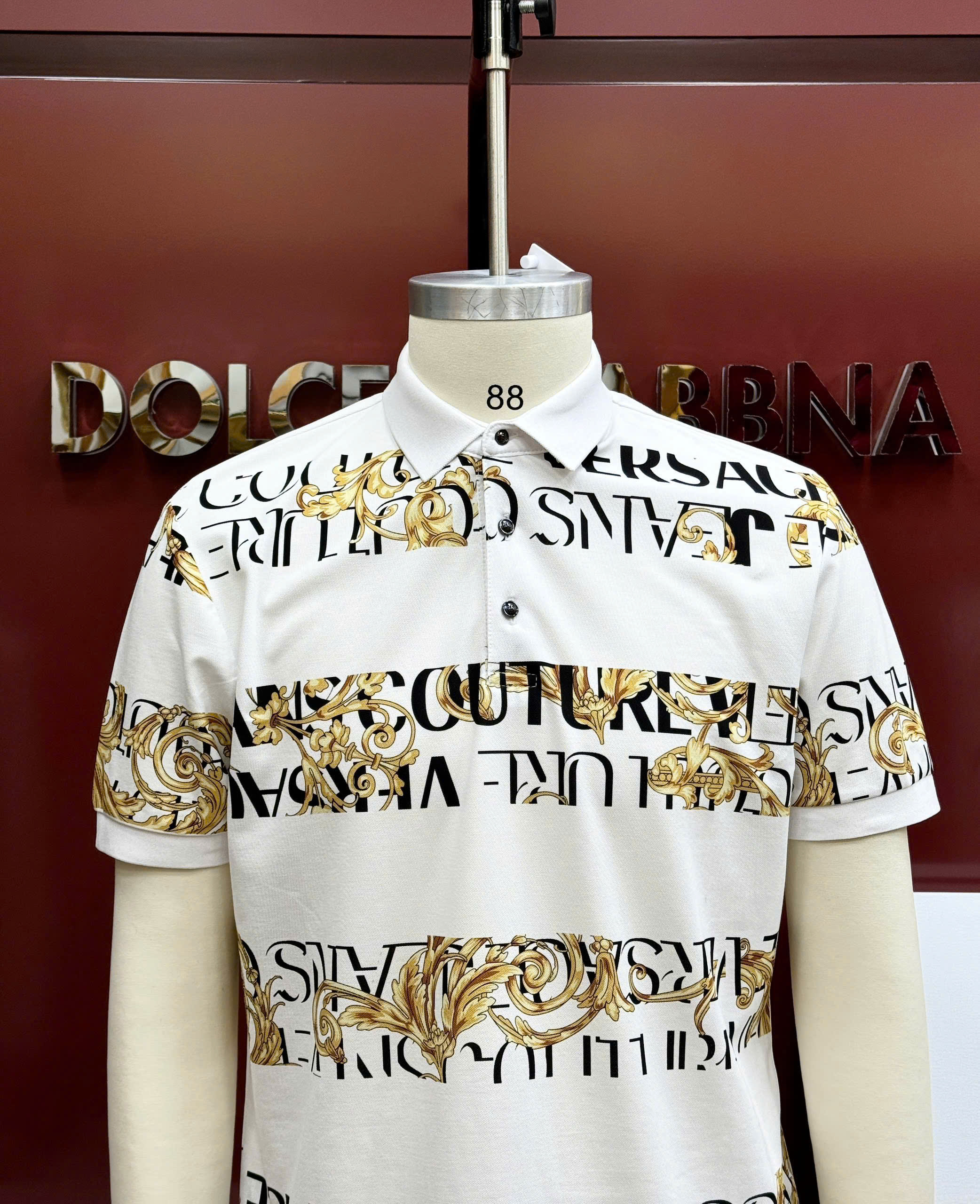 Áo polo Versace VS Trắng họa tiết logo chữ hoa văn vàng ngang Like Auth 1-1 on web CD