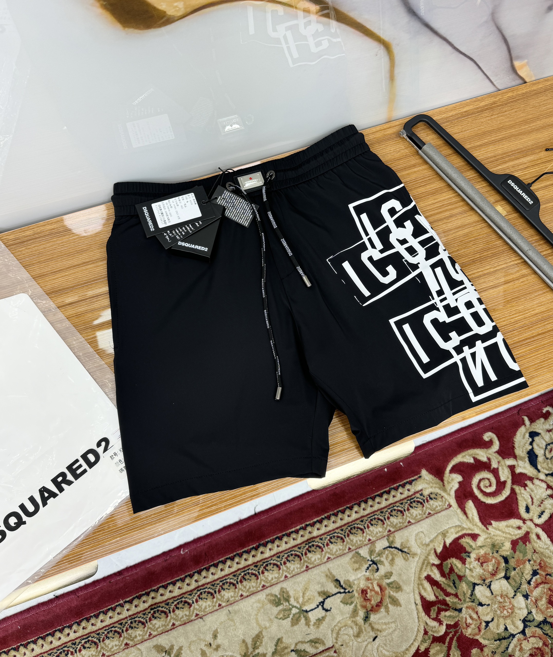 Quần short gió Dsquared2 DSQ2 họa tiết logo Icon kẻ ô Like Auth 1-1 on web CD