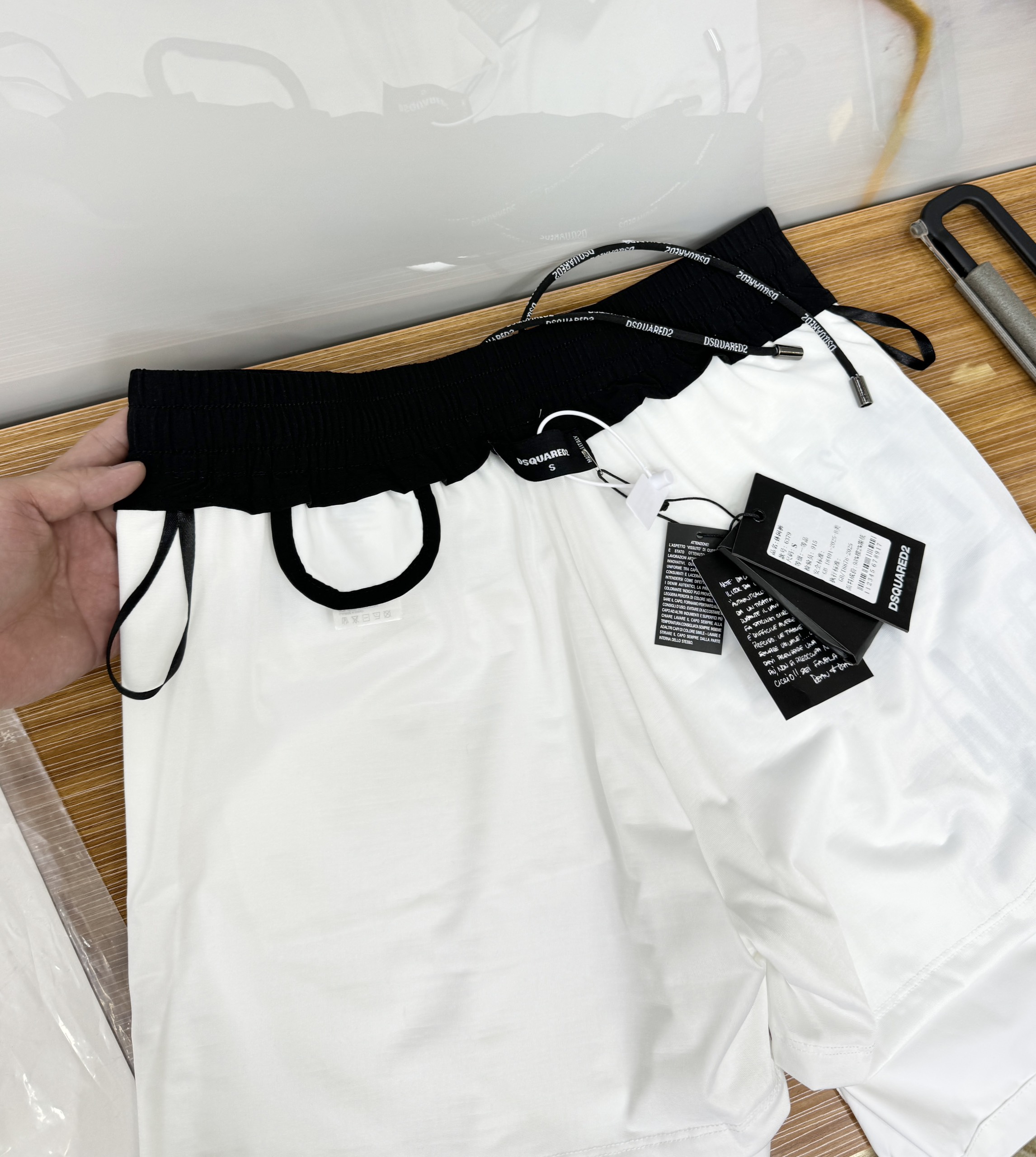 Quần short gió Dsquared2 DSQ2 họa tiết logo Icon kẻ ô Like Auth 1-1 on web CD