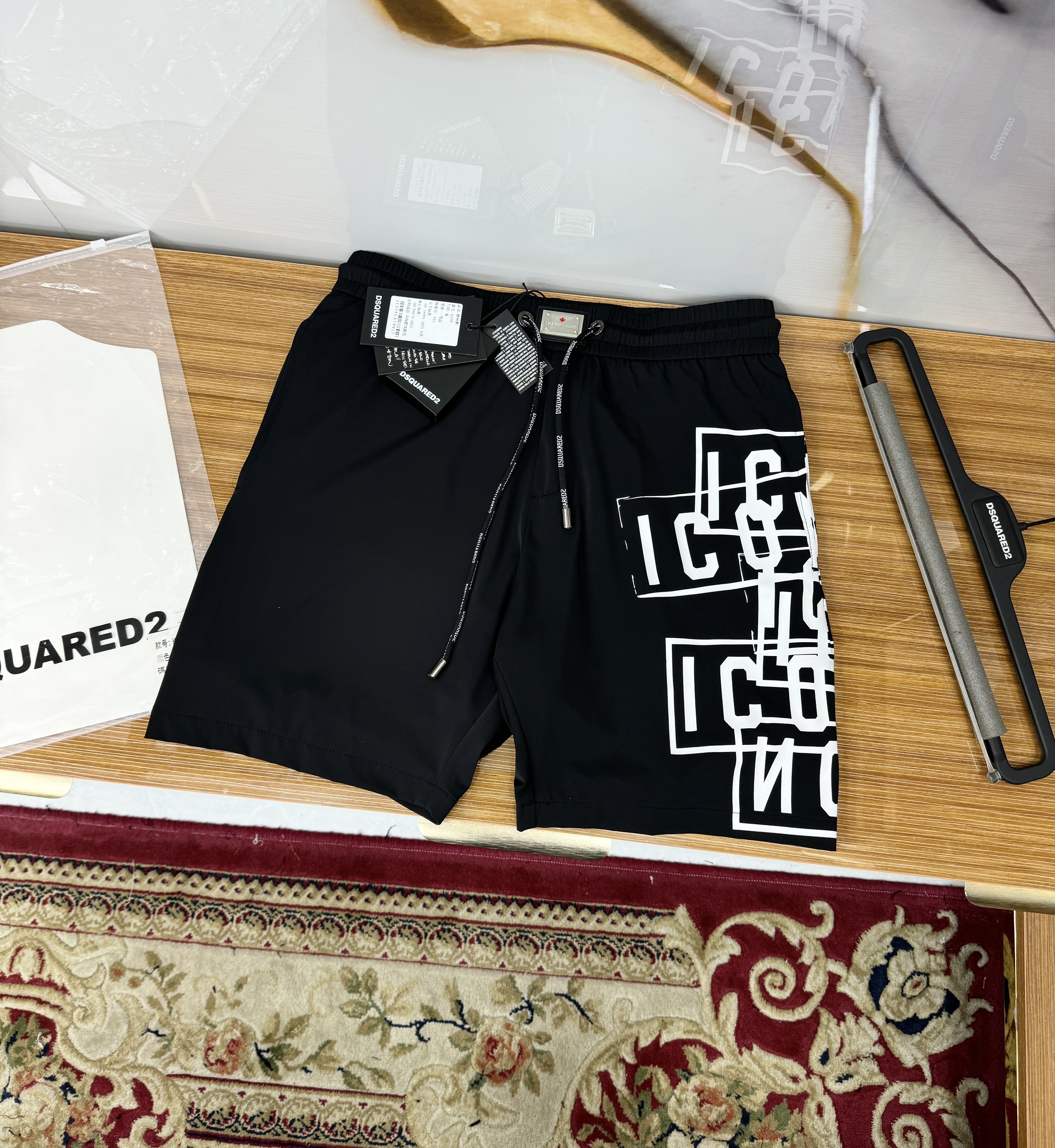 Quần short gió Dsquared2 DSQ2 họa tiết logo Icon kẻ ô Like Auth 1-1 on web CD