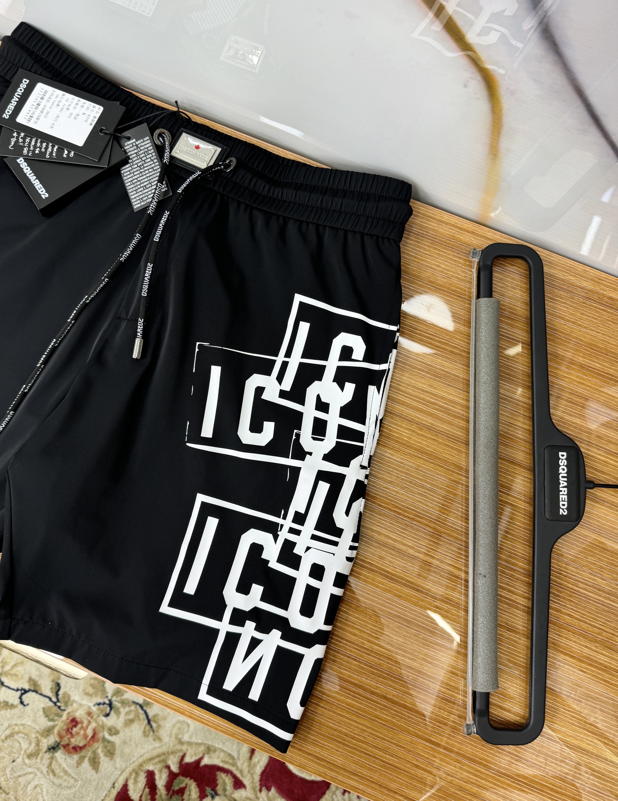 Quần short gió Dsquared2 DSQ2 họa tiết logo Icon kẻ ô Like Auth 1-1 on web CD