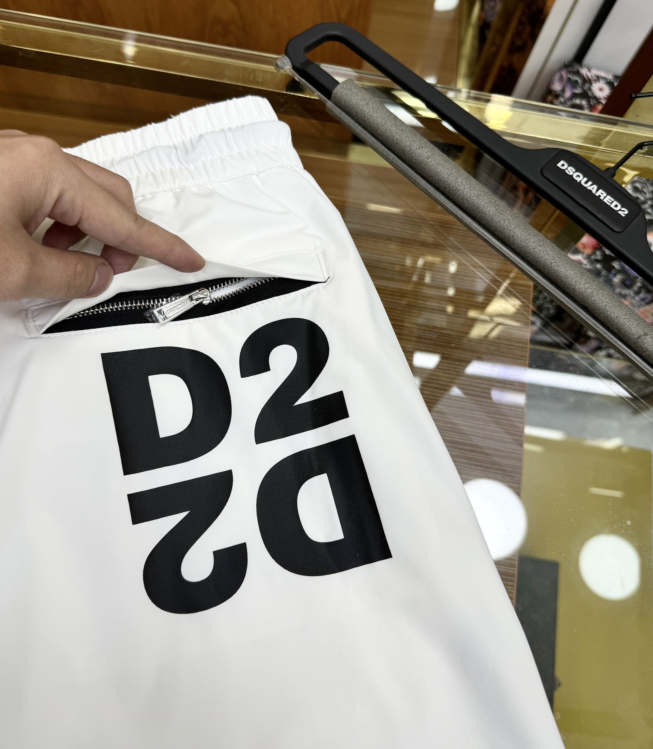 Quần short gió Dsquared2 DSQ2 logo D2 túi sau Like Auth 1-1 on web CD