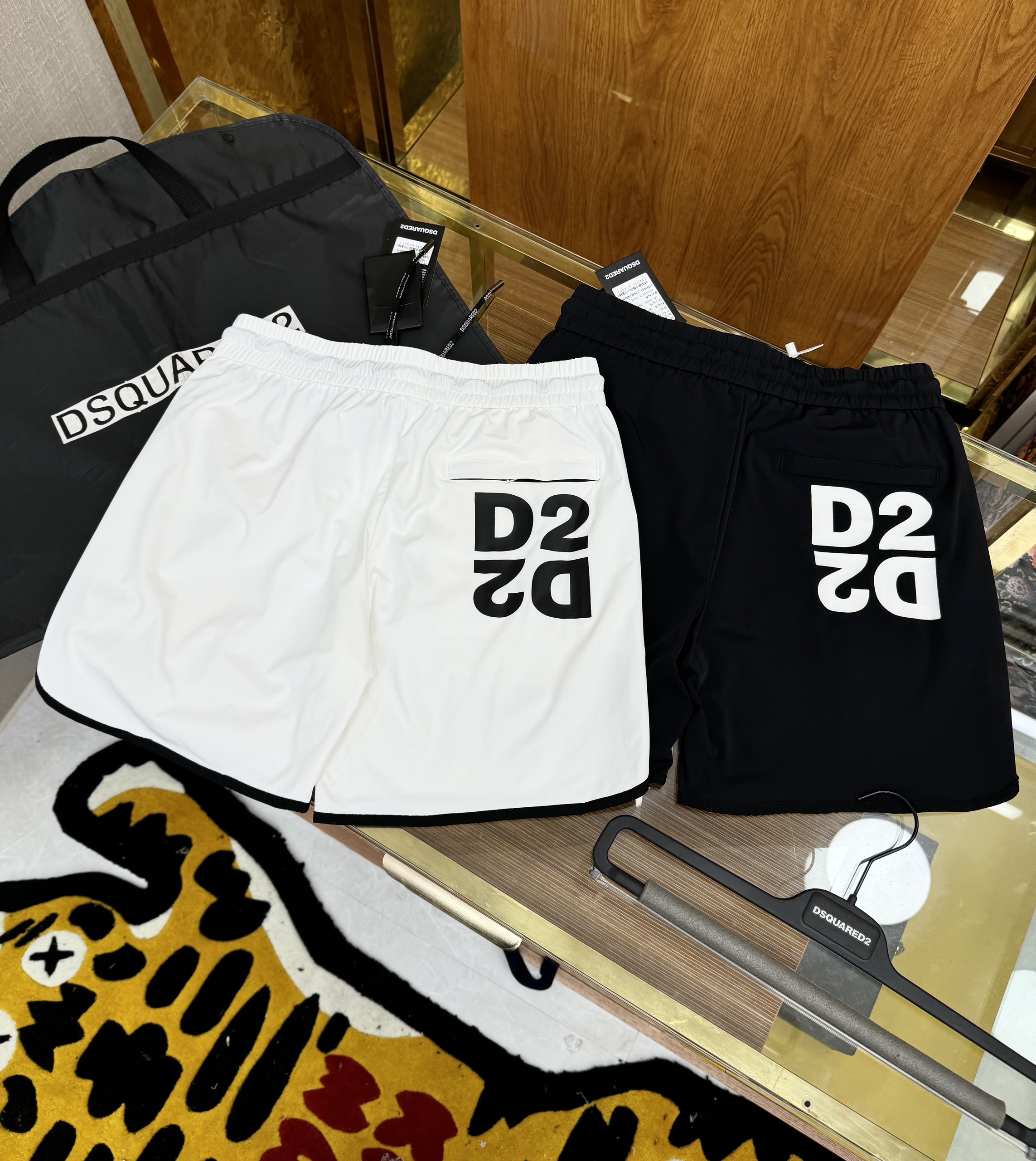 Quần short gió Dsquared2 DSQ2 logo D2 túi sau Like Auth 1-1 on web CD