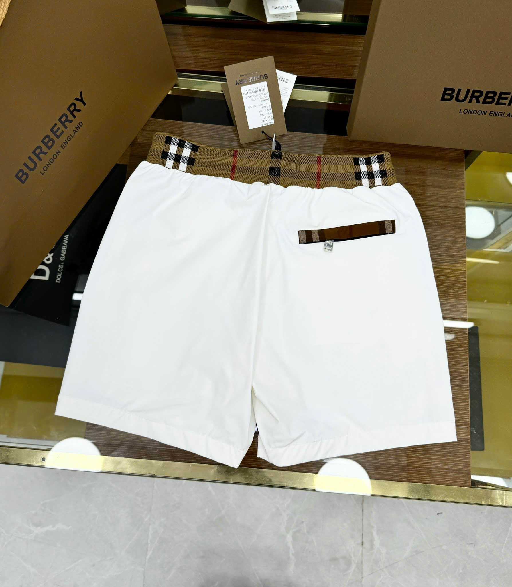 Quần short gió Burberry BBR họa tiết thêu phối kẻ sọc logo chữ thêu đùi Like Auth 1-1 on web CD